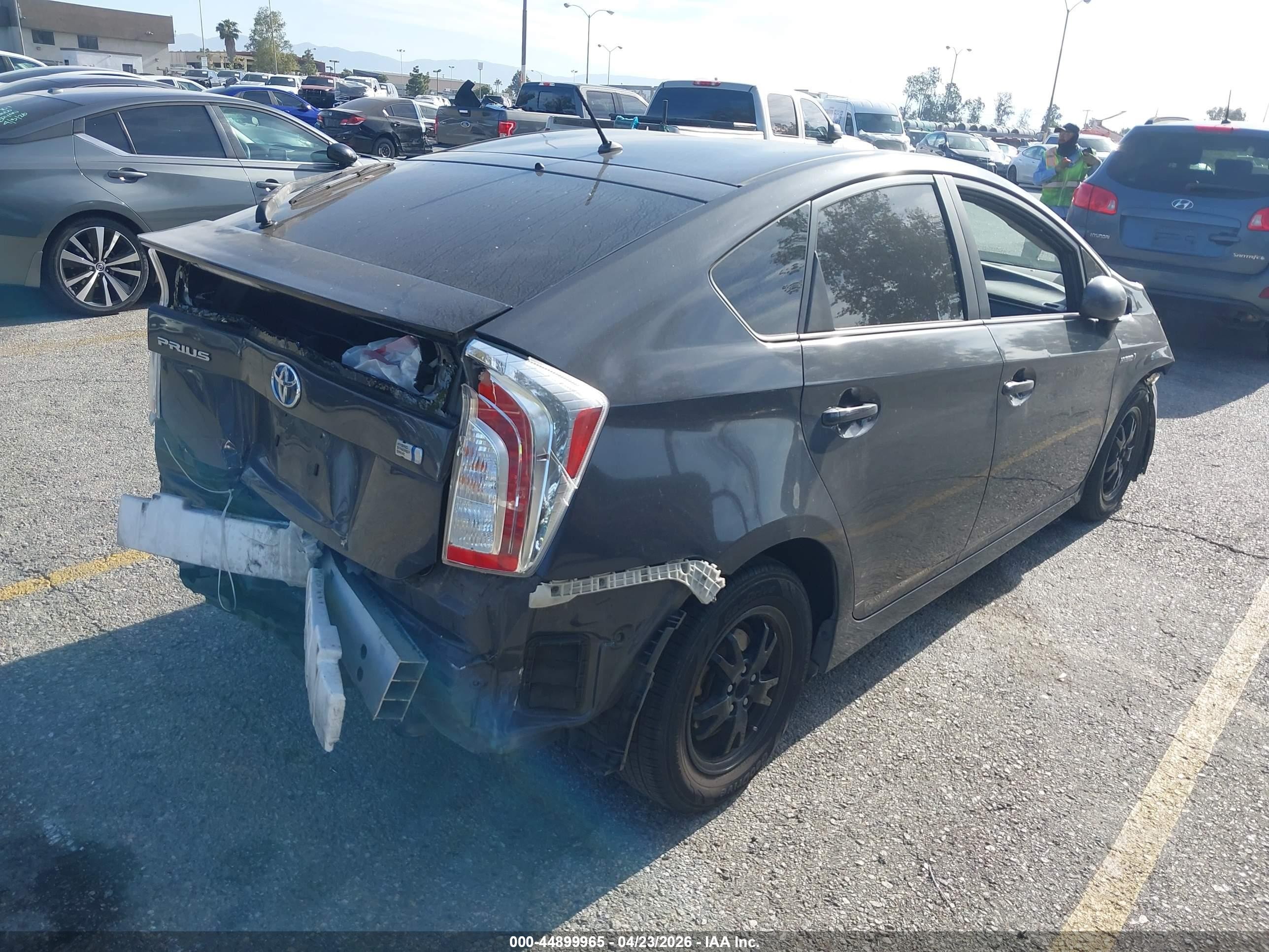 2015 Toyota Prius Two Серый vin: JTDKN3DU4F0478147