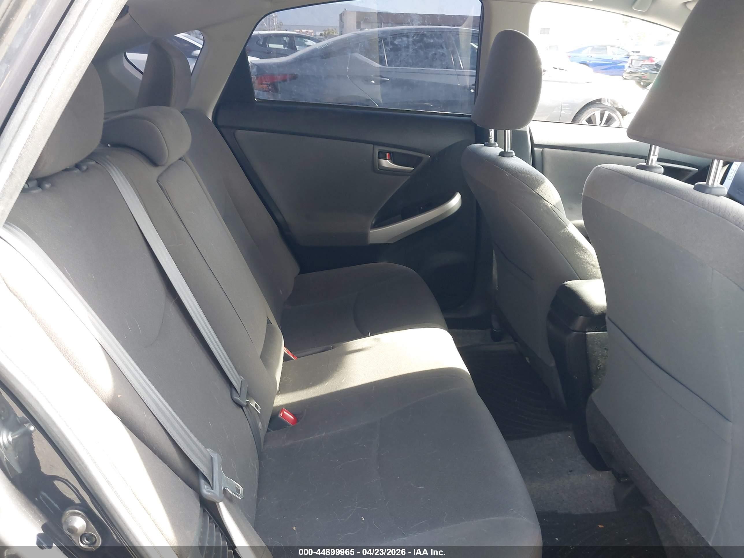 2015 Toyota Prius Two Серый vin: JTDKN3DU4F0478147