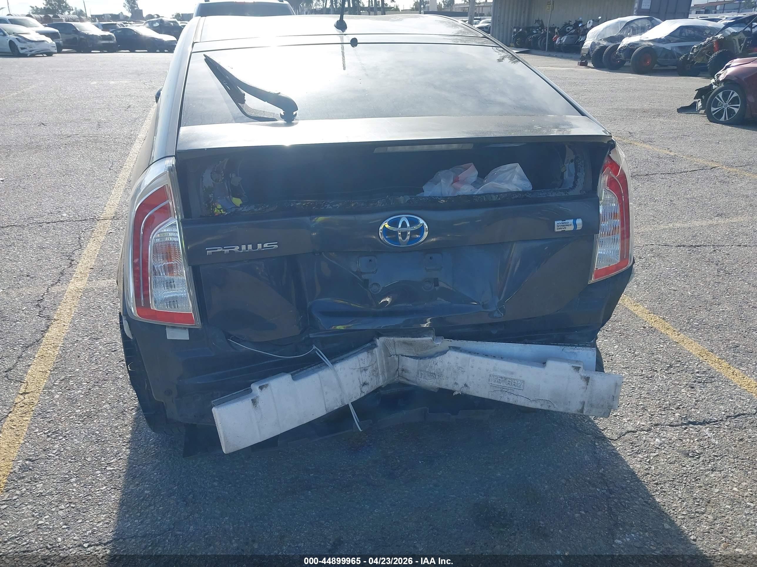 2015 Toyota Prius Two Серый vin: JTDKN3DU4F0478147