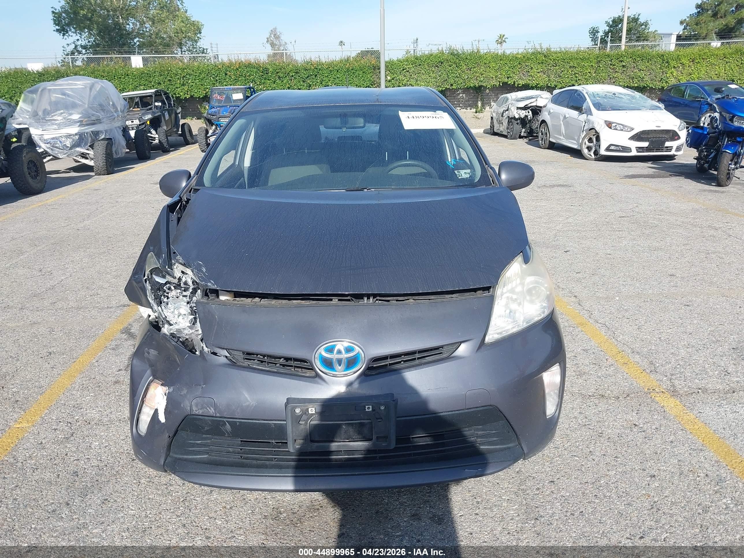 2015 Toyota Prius Two Серый vin: JTDKN3DU4F0478147