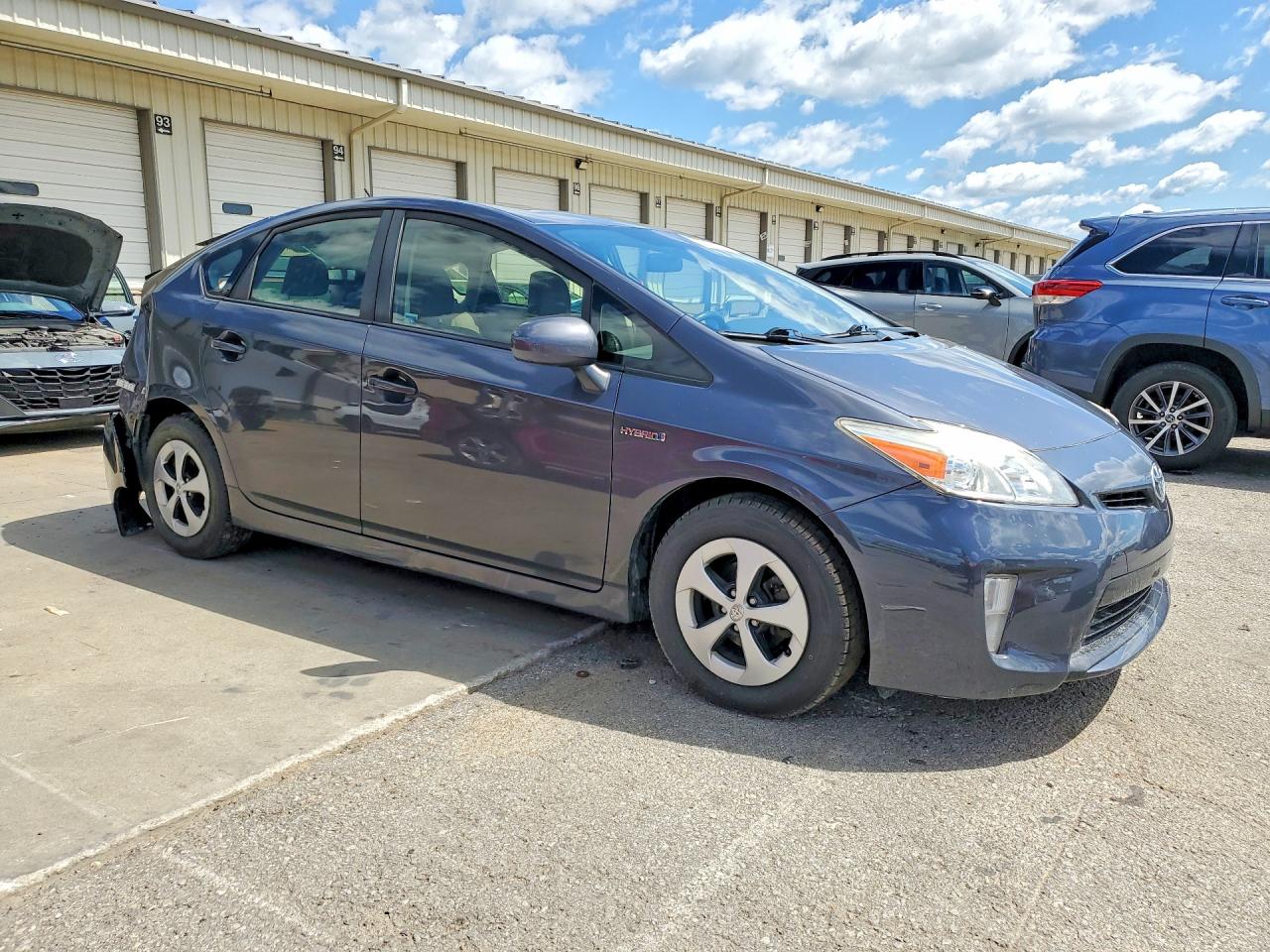 2015 Toyota Prius Two Gray vin: JTDKN3DU4F1874752