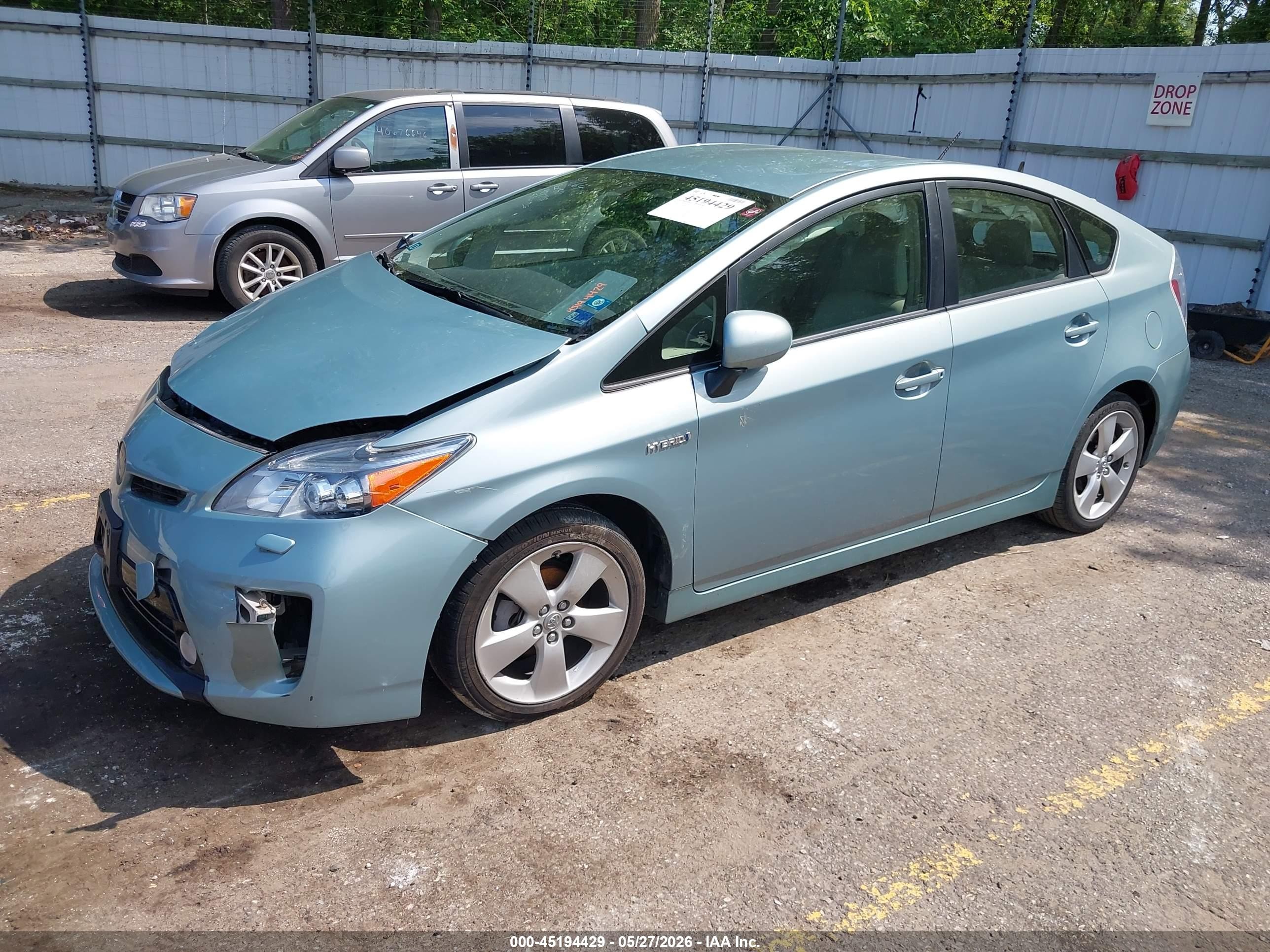 2015 Toyota Prius Five Бирюзовый vin: JTDKN3DU4F1889669