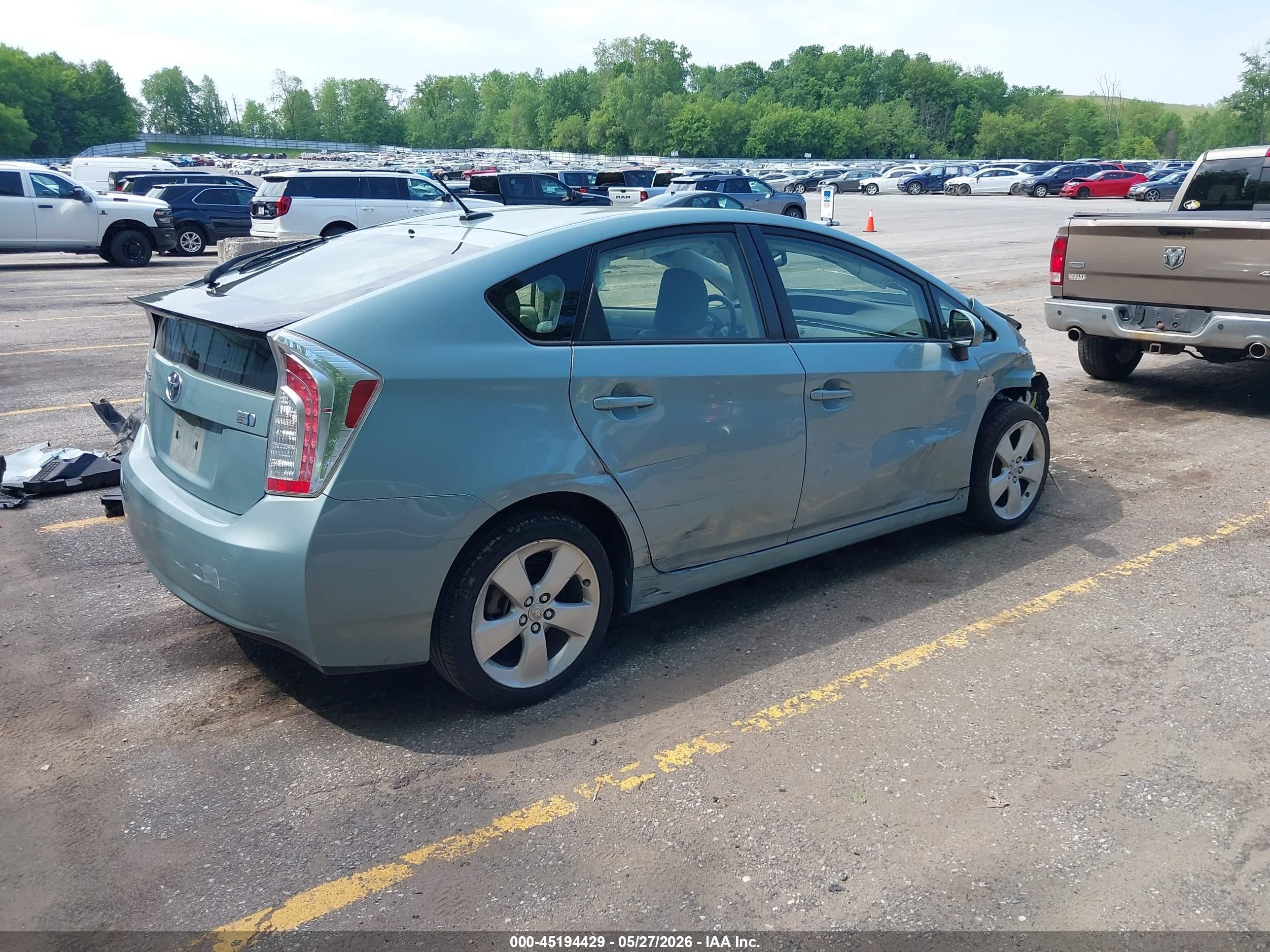 2015 Toyota Prius Five Бирюзовый vin: JTDKN3DU4F1889669