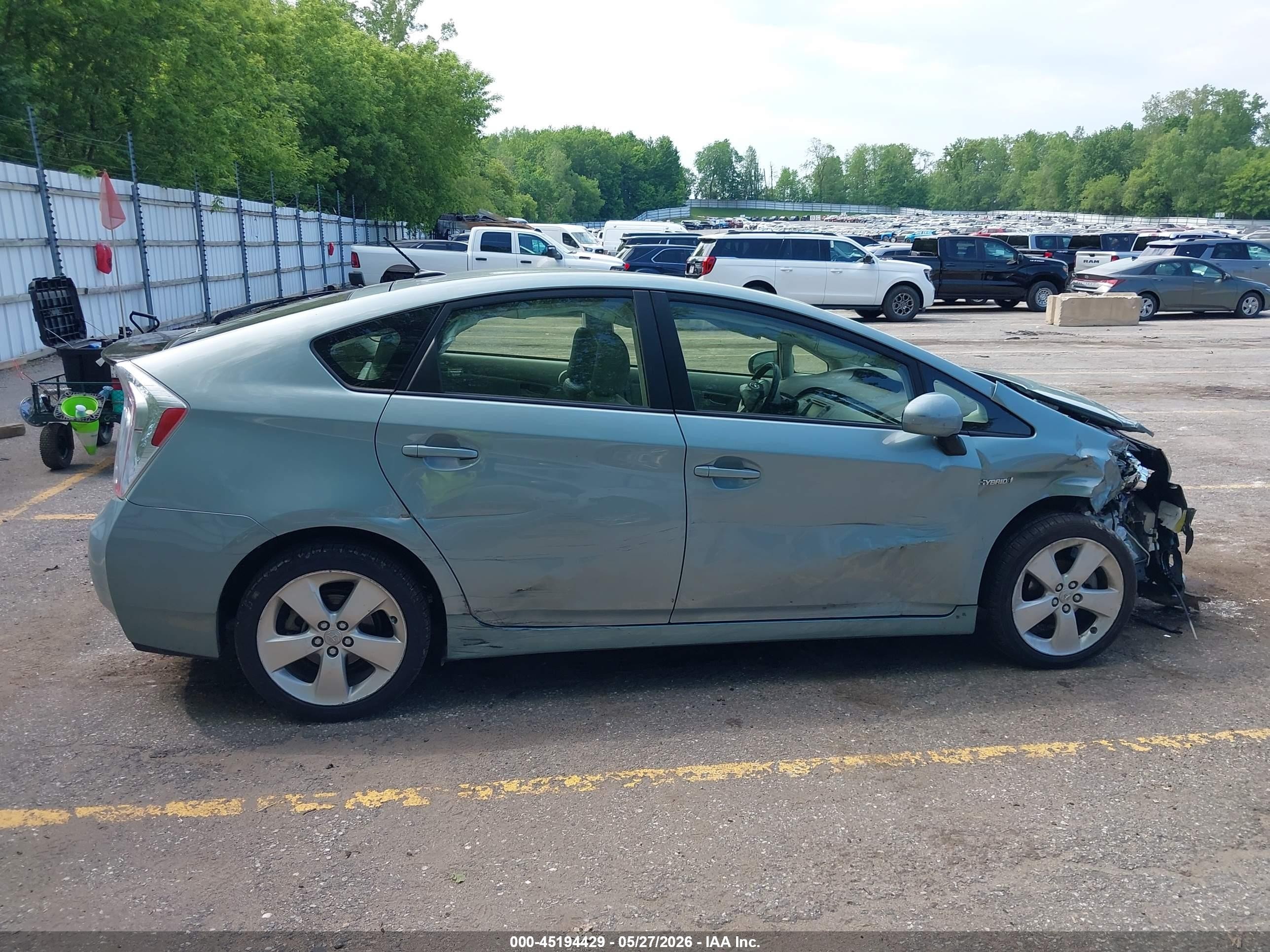 2015 Toyota Prius Five Бирюзовый vin: JTDKN3DU4F1889669