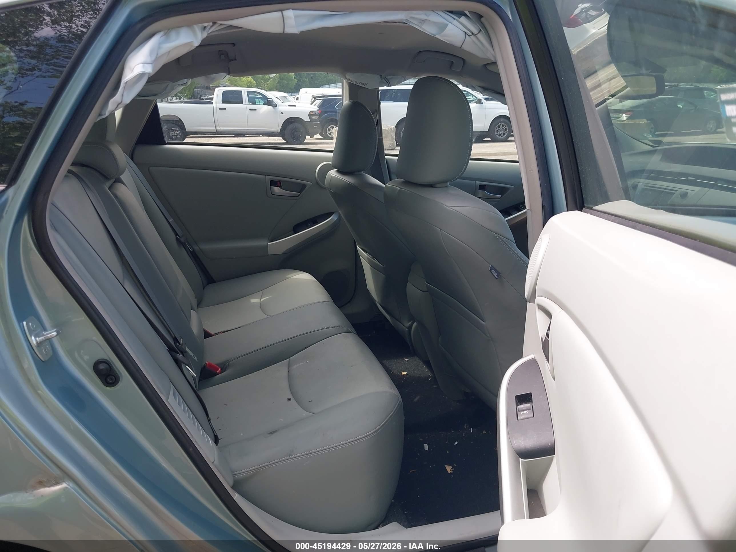 2015 Toyota Prius Five Бирюзовый vin: JTDKN3DU4F1889669
