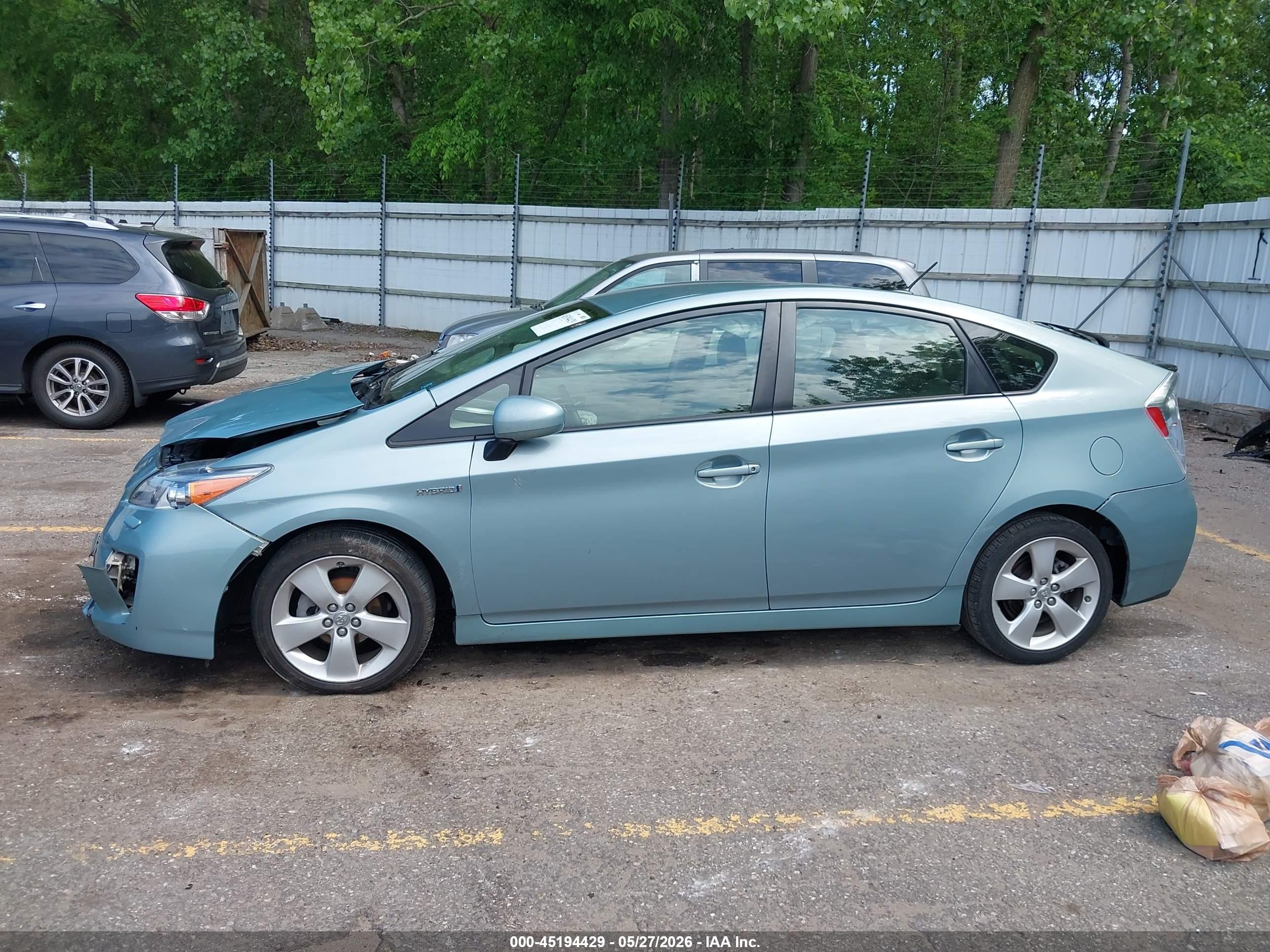2015 Toyota Prius Five Бирюзовый vin: JTDKN3DU4F1889669