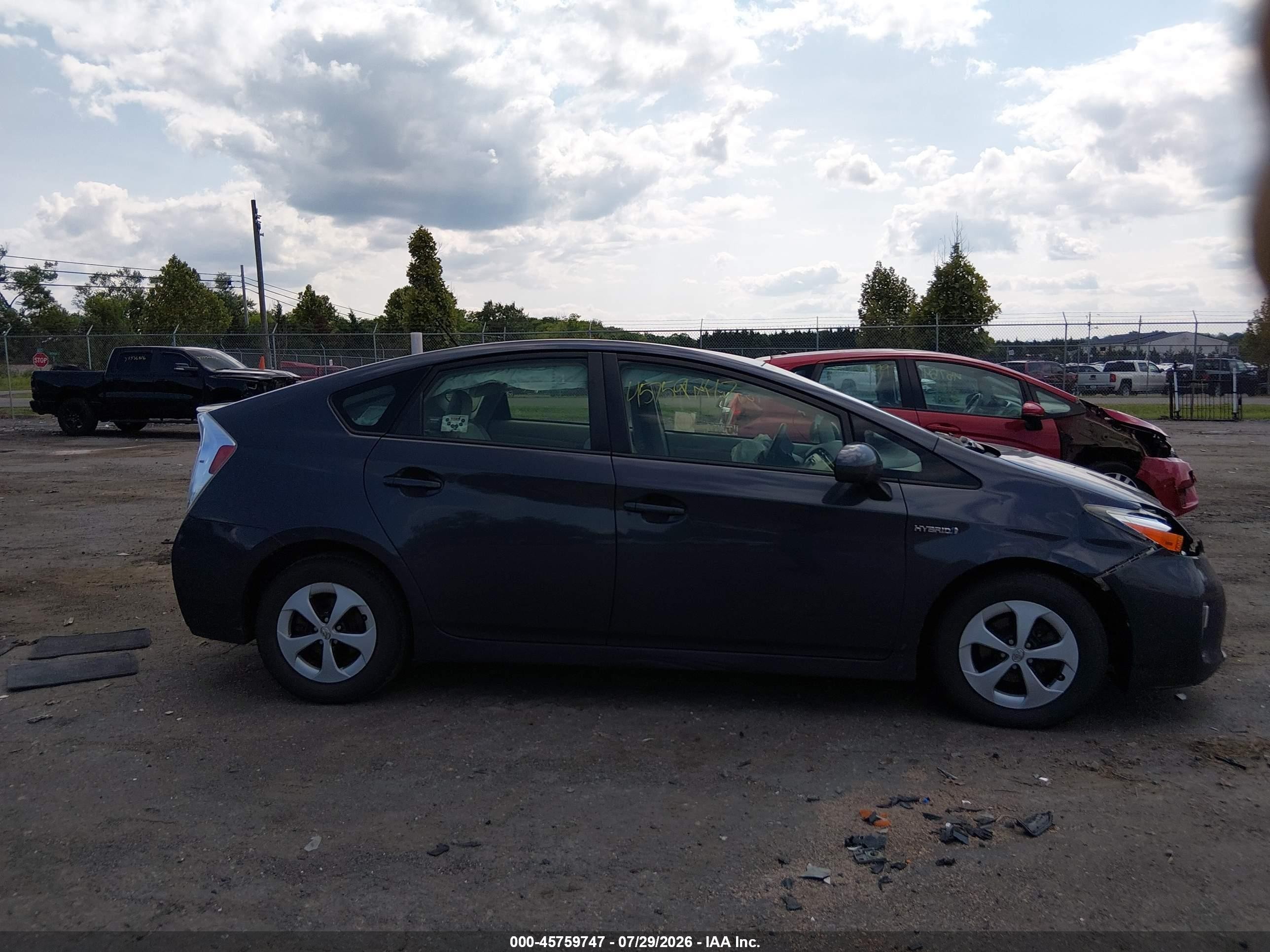2015 Toyota Prius Three Gray vin: JTDKN3DU4F1898419