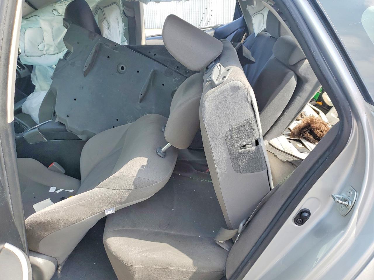 2015 Toyota Prius Two Серебряный vin: JTDKN3DU4F1907636