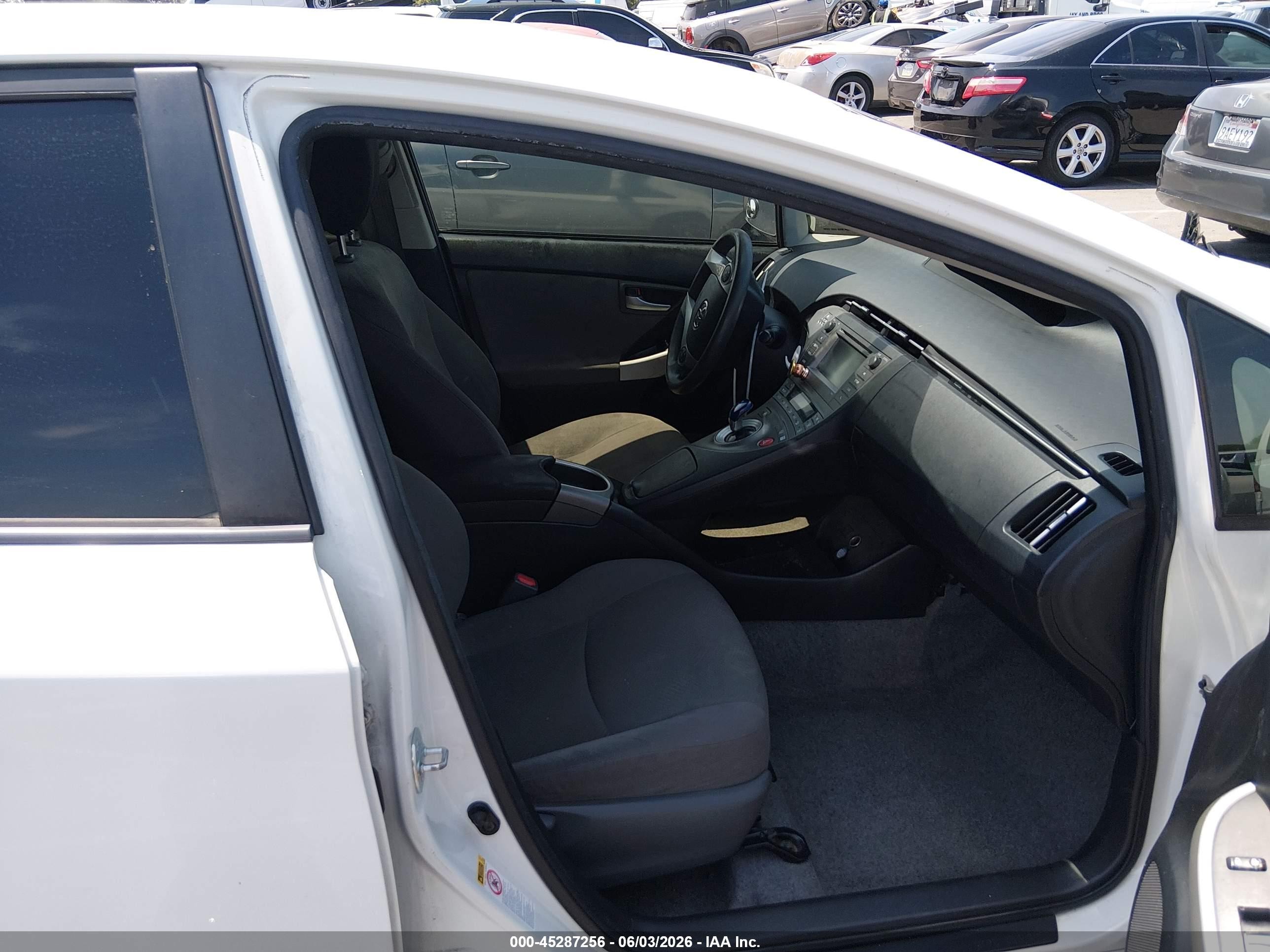 2015 Toyota Prius One Белый vin: JTDKN3DU4F1960773