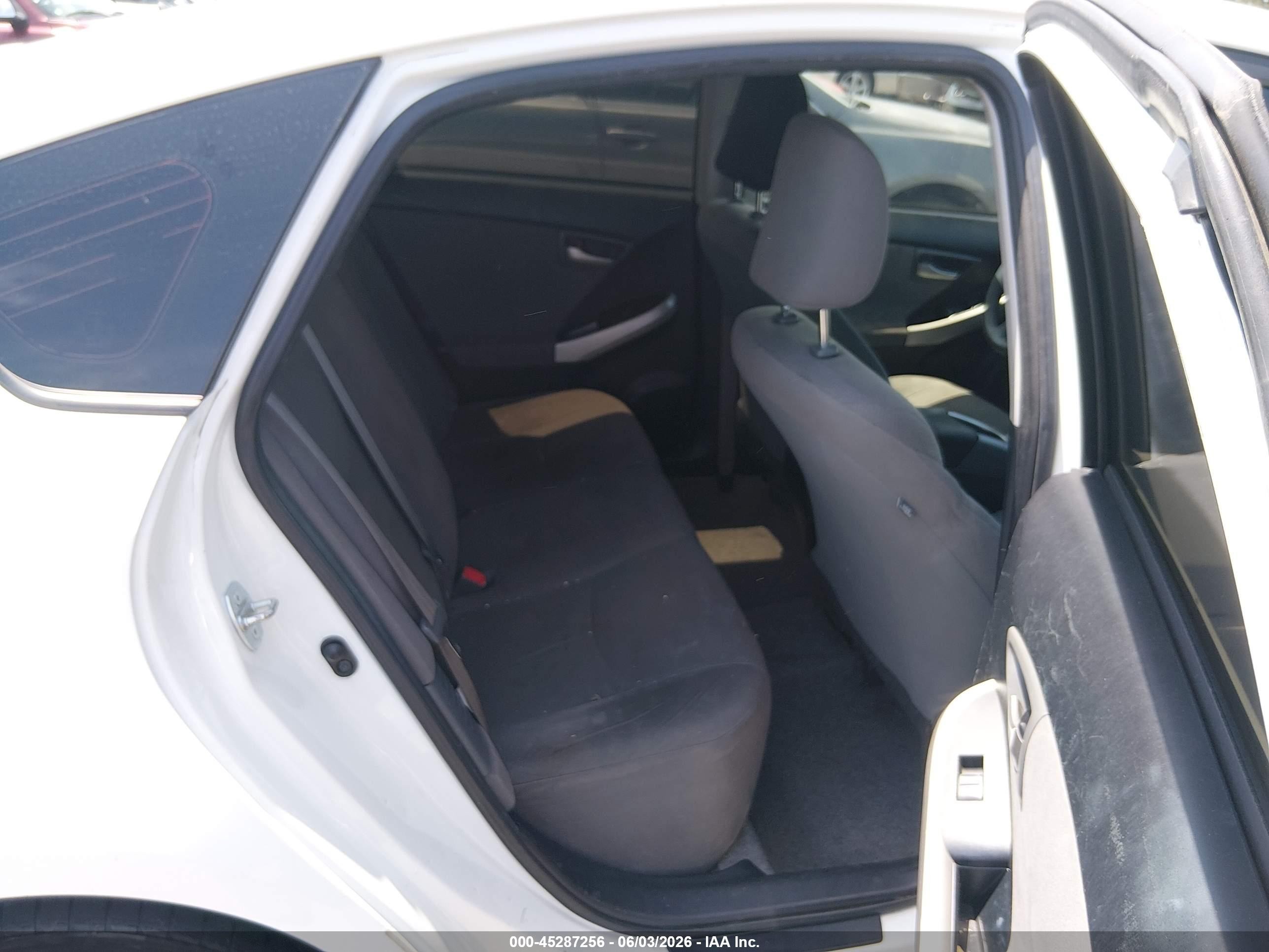 2015 Toyota Prius One Белый vin: JTDKN3DU4F1960773