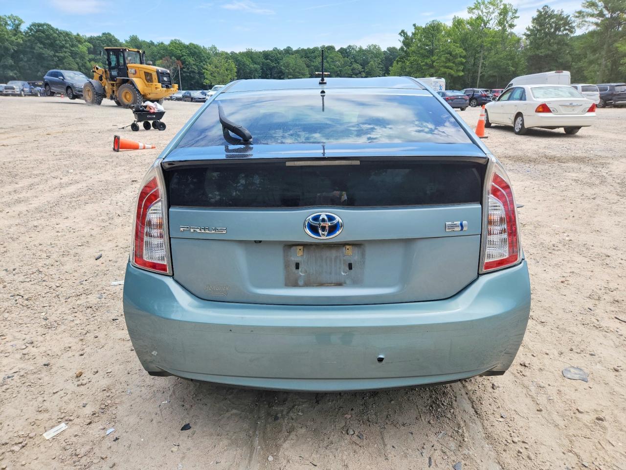 2015 Toyota Prius Two Серебряный vin: JTDKN3DU4F1980912