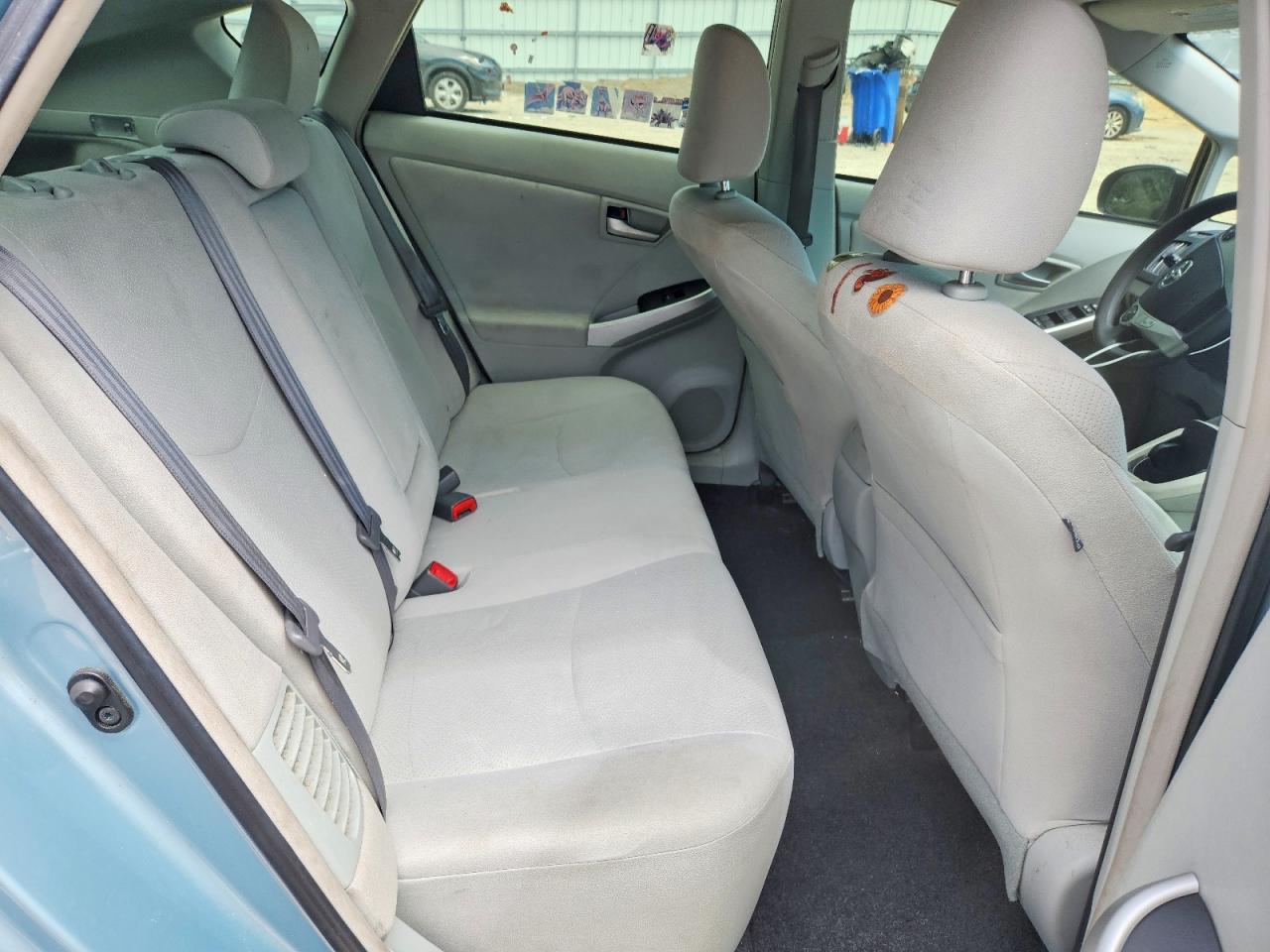 2015 Toyota Prius Two Серебряный vin: JTDKN3DU4F1980912