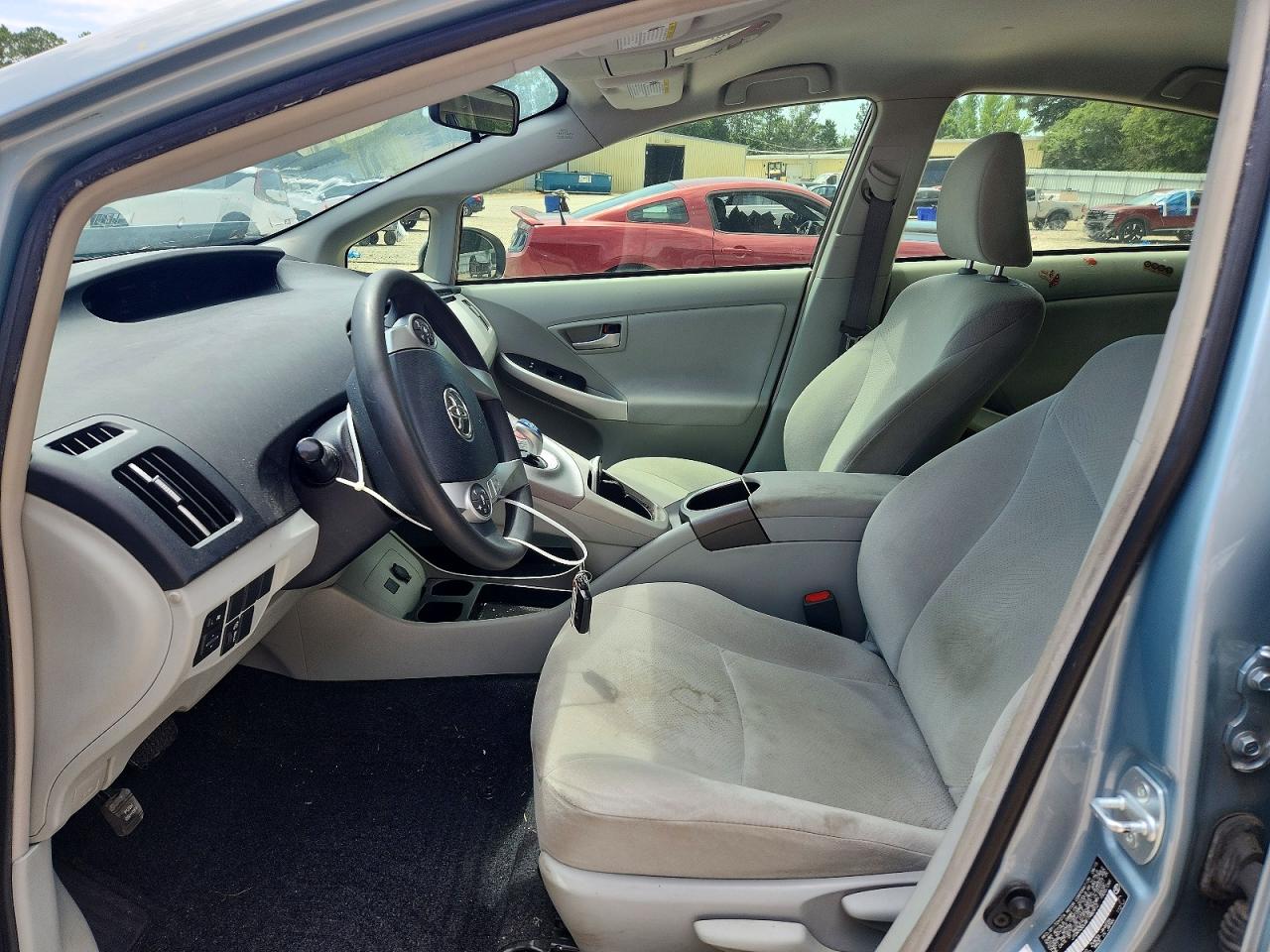 2015 Toyota Prius Two Серебряный vin: JTDKN3DU4F1980912