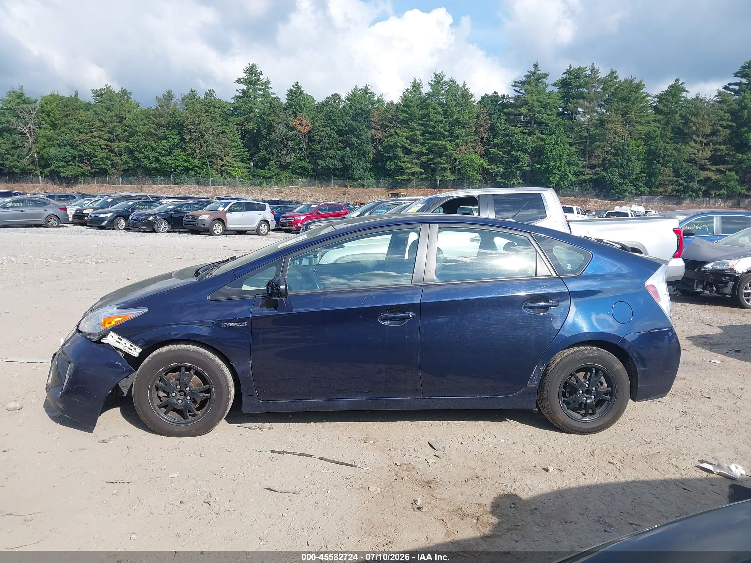 2015 Toyota Prius Four Blue vin: JTDKN3DU4F1982000