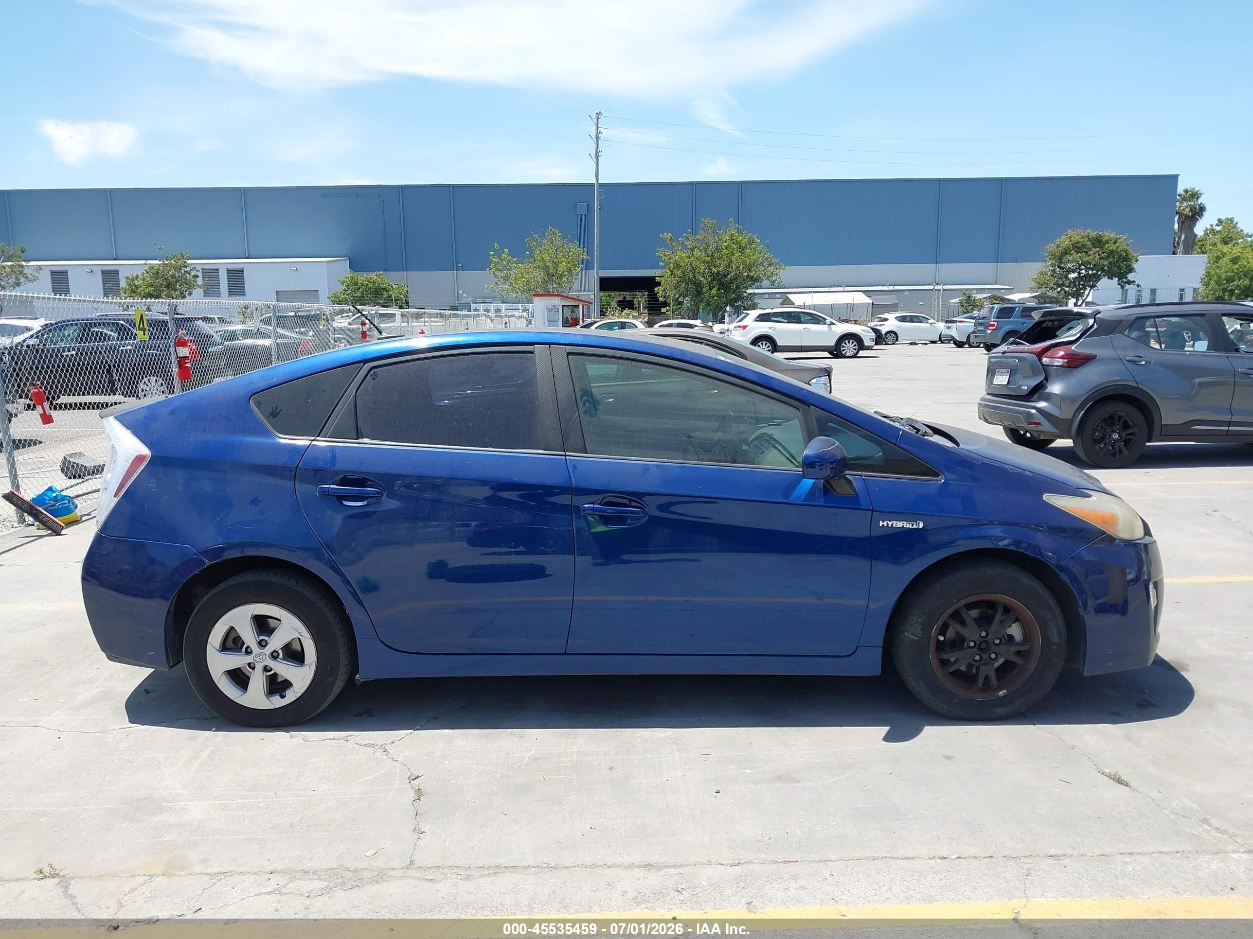 2010 Toyota Prius Iii Blue vin: JTDKN3DU5A0060155