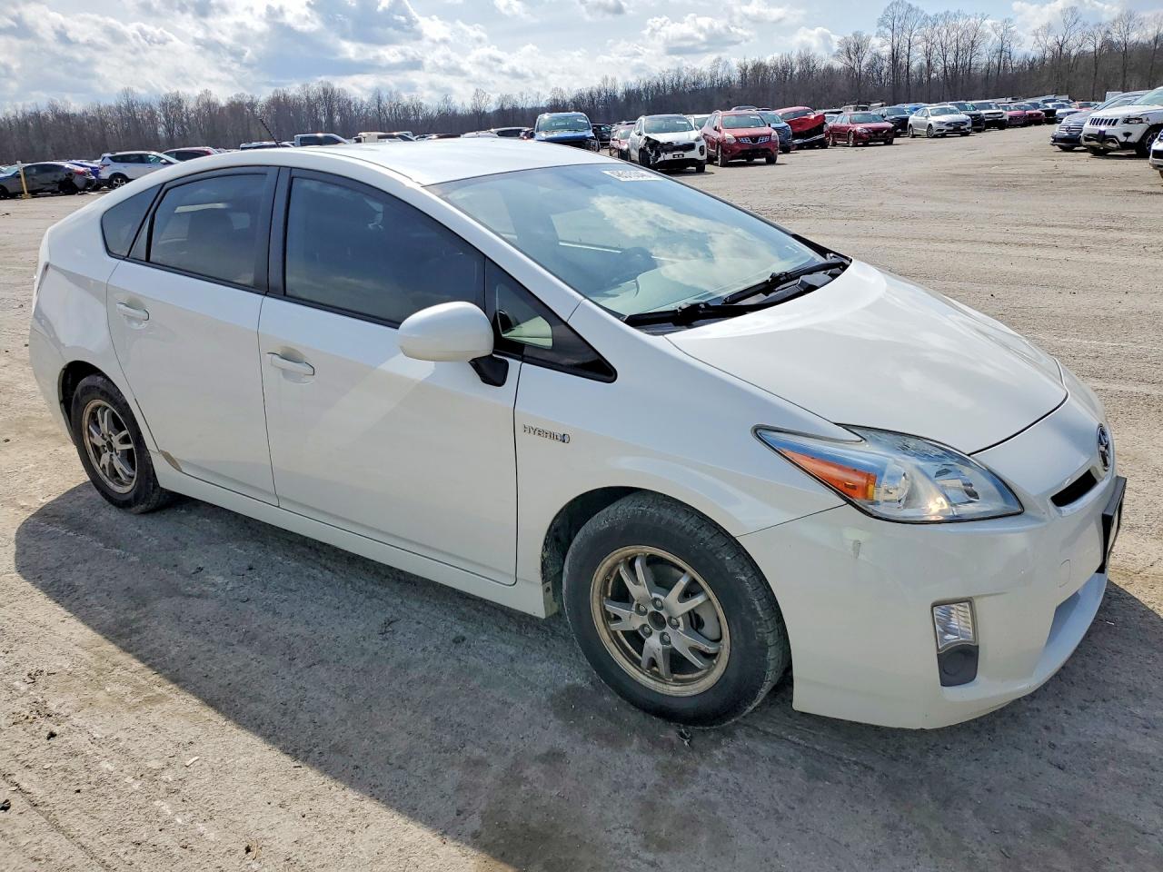2010 Toyota Prius Iv White vin: JTDKN3DU5A0079269