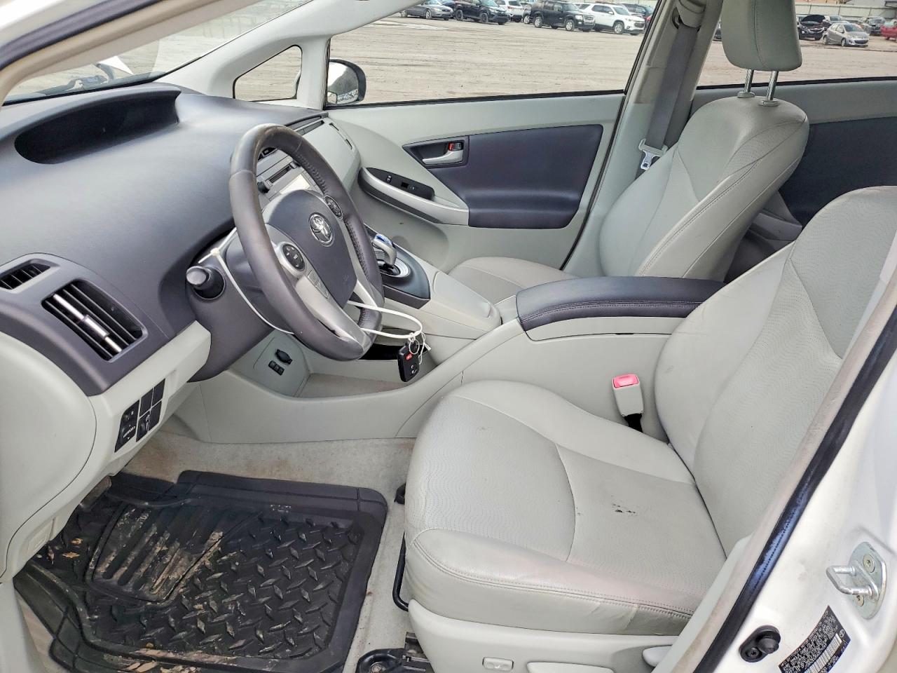 2010 Toyota Prius Iv White vin: JTDKN3DU5A0079269