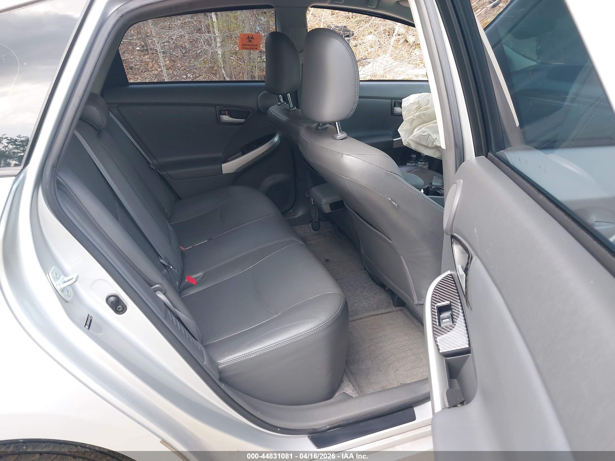 2010 Toyota Prius V Серебряный vin: JTDKN3DU5A0091793