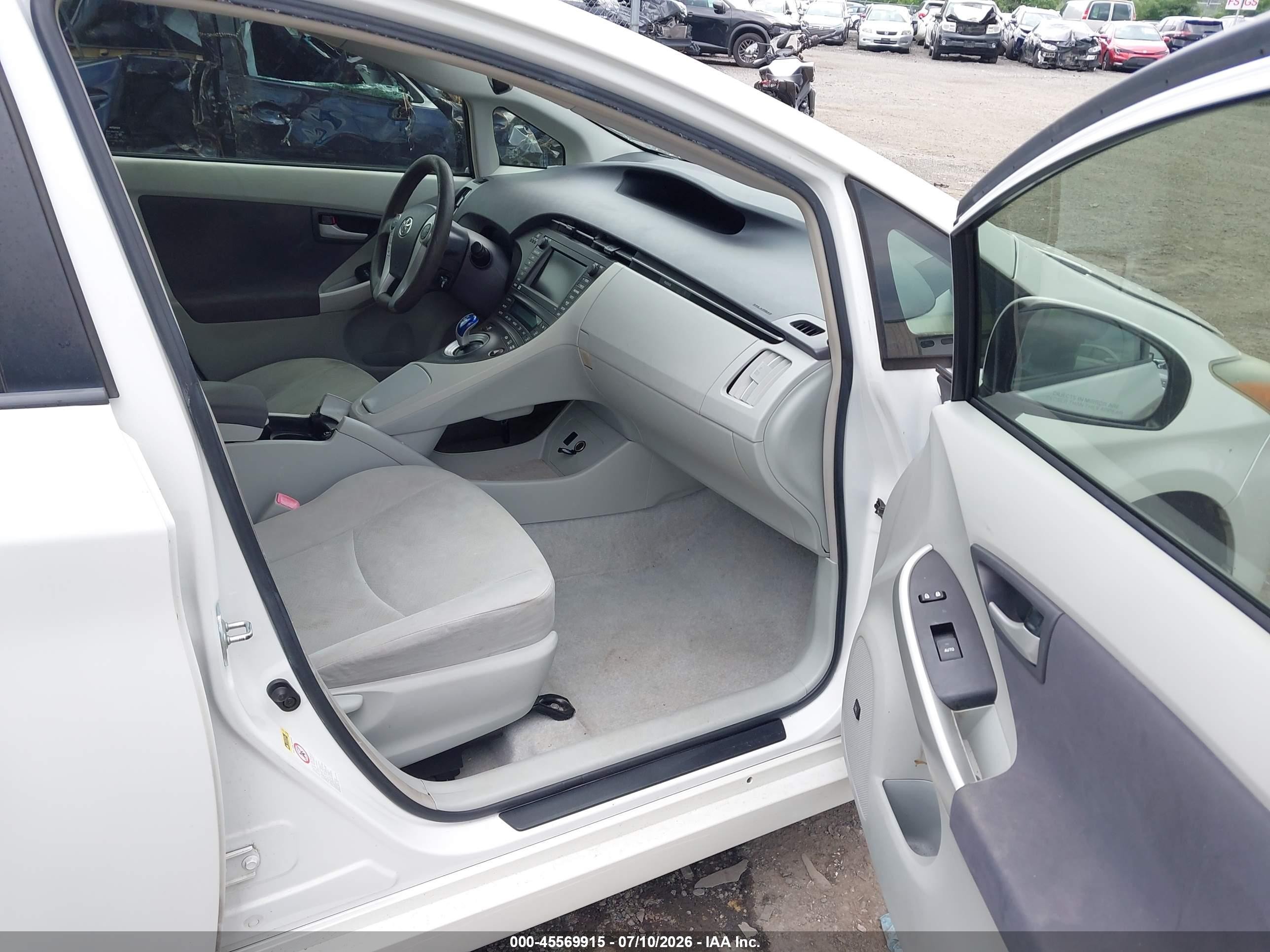 2010 Toyota Prius Iii White vin: JTDKN3DU5A0109421