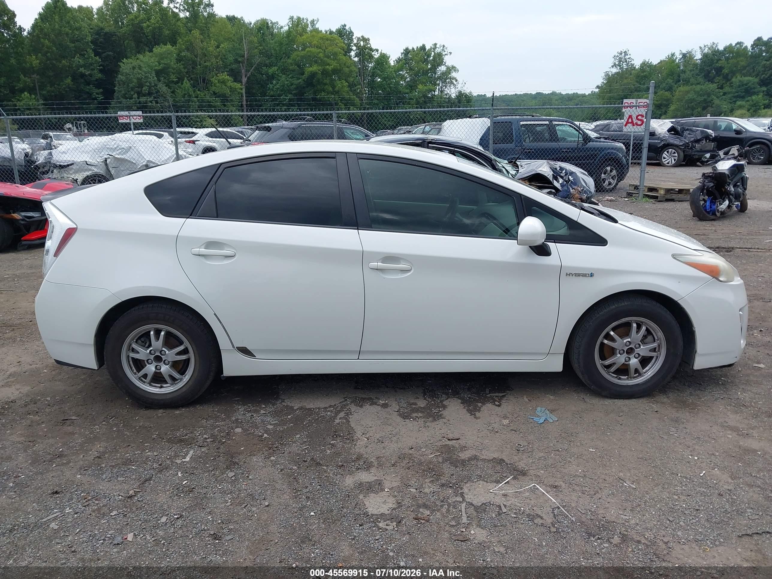 2010 Toyota Prius Iii White vin: JTDKN3DU5A0109421
