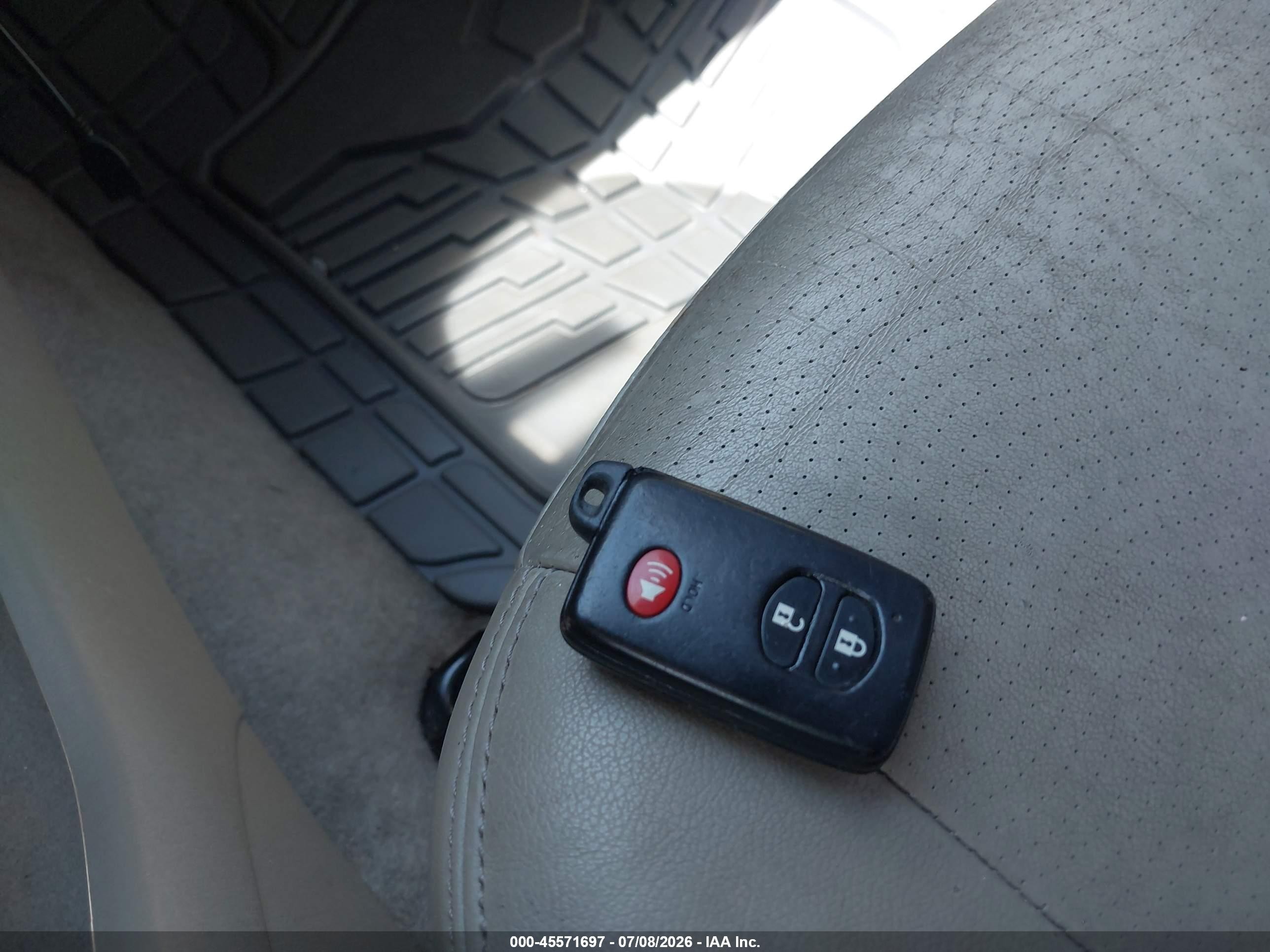 2010 Toyota Prius V Синий vin: JTDKN3DU5A5129199