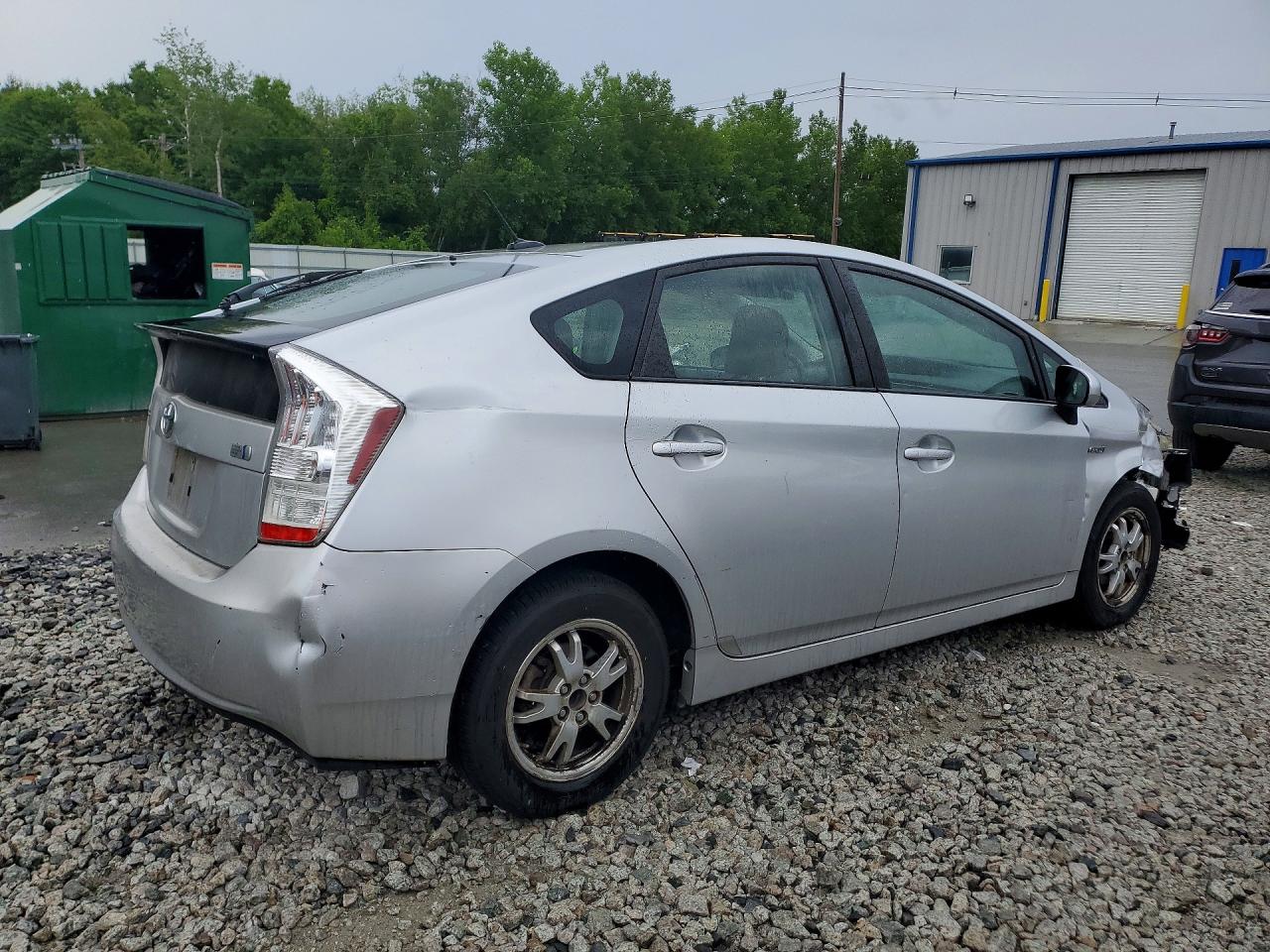 2011 Toyota Prius Three Silver vin: JTDKN3DU5B0255805