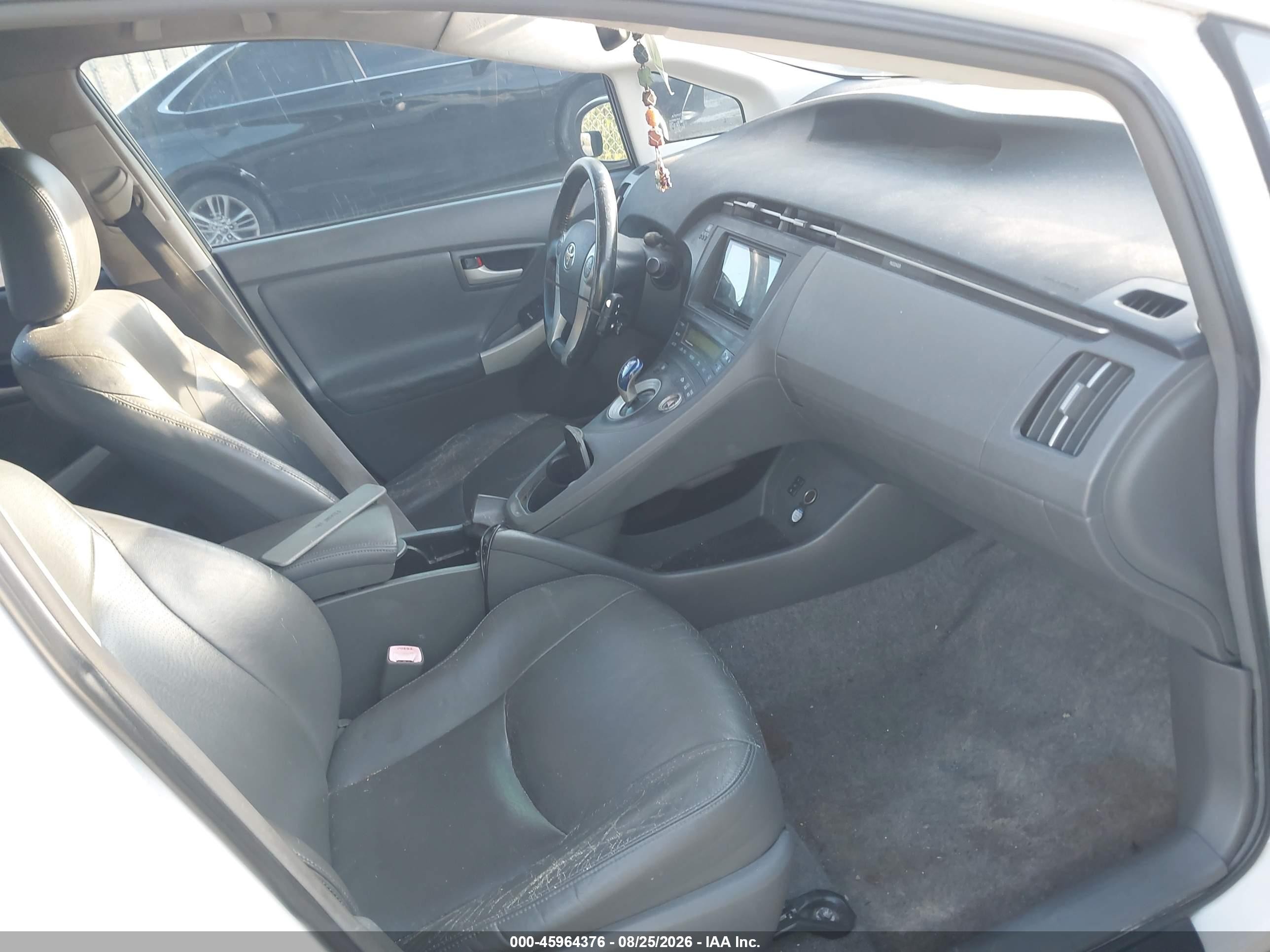2011 Toyota Prius Four White vin: JTDKN3DU5B0274337