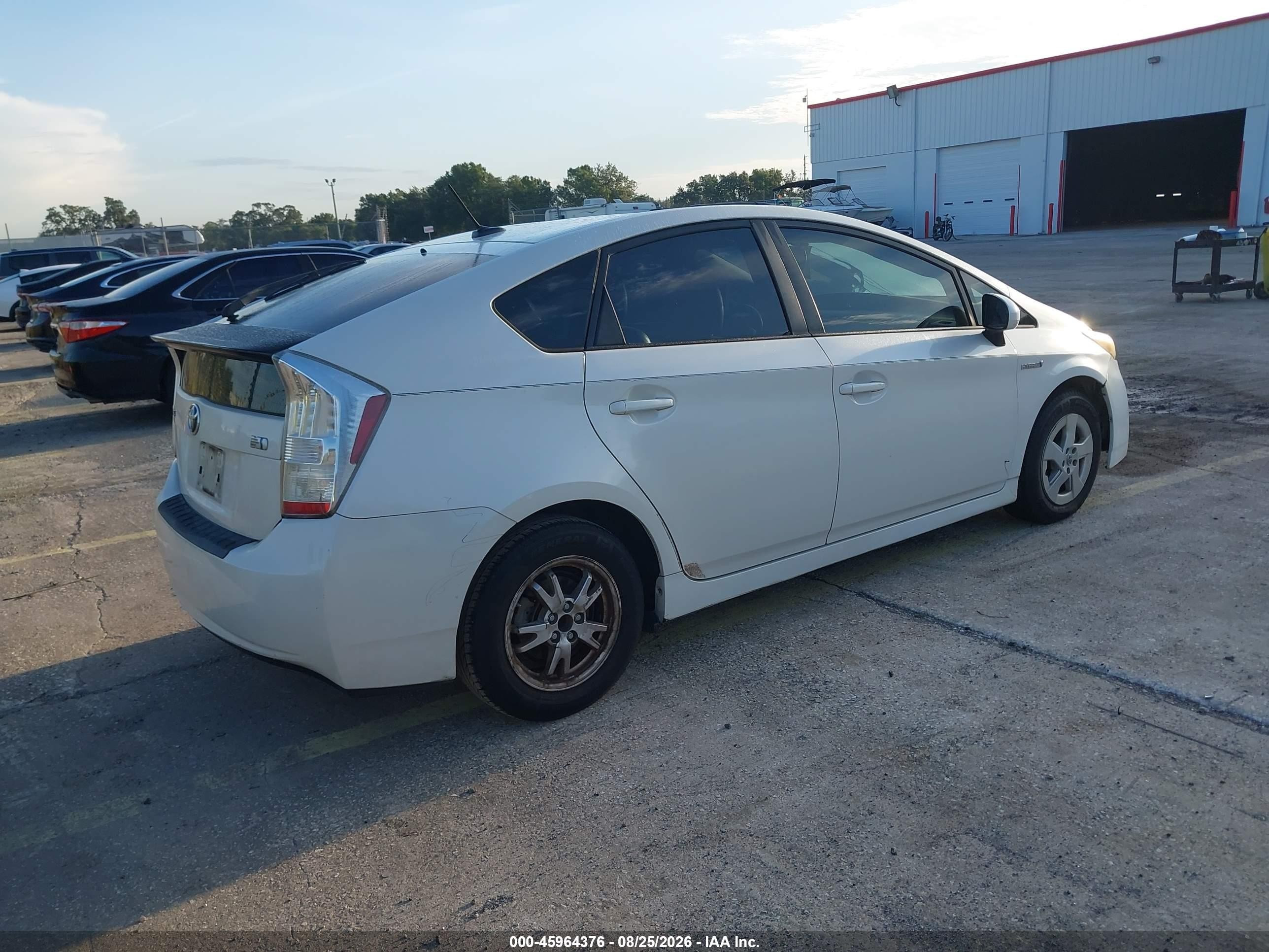2011 Toyota Prius Four White vin: JTDKN3DU5B0274337