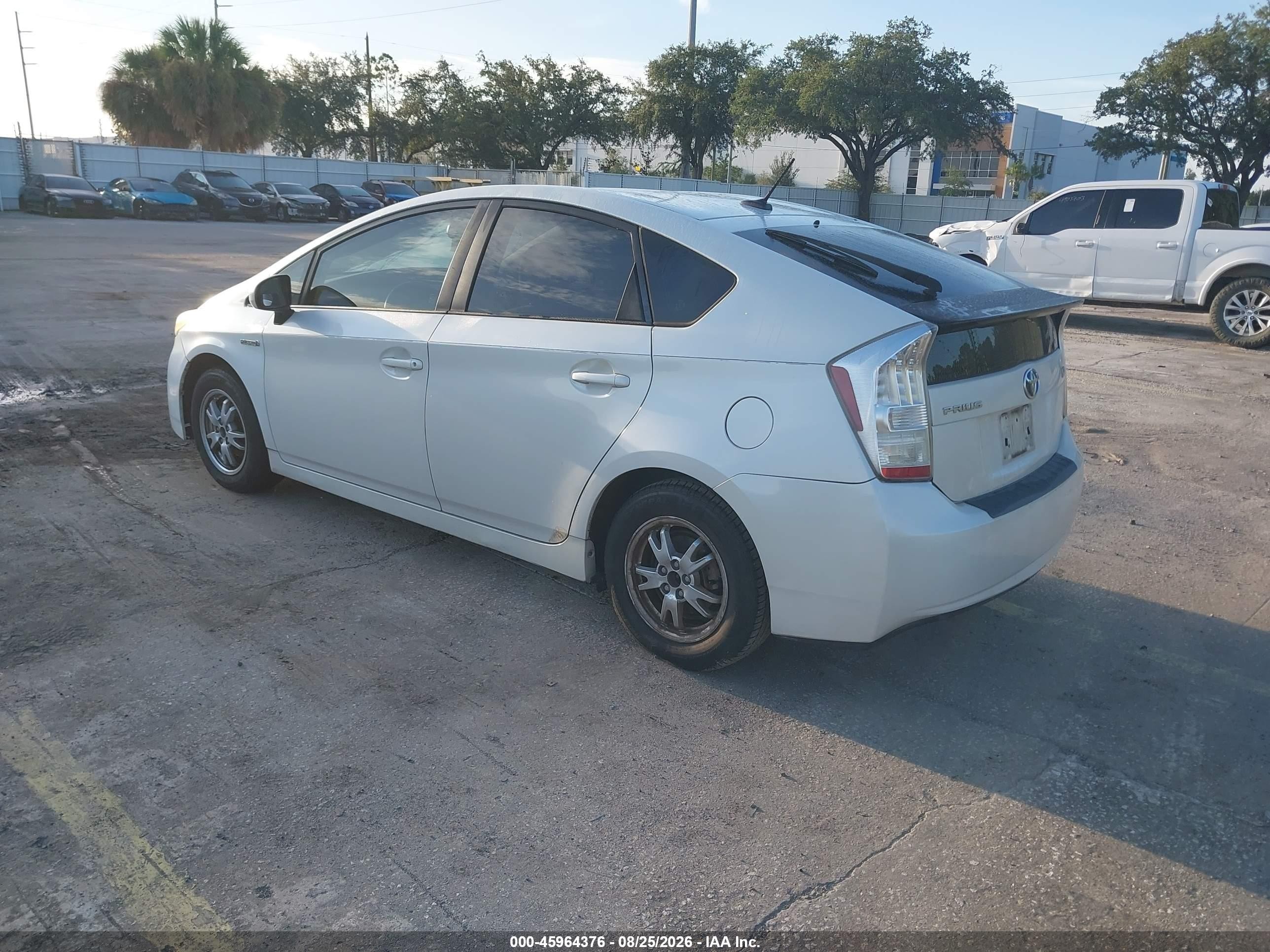 2011 Toyota Prius Four White vin: JTDKN3DU5B0274337
