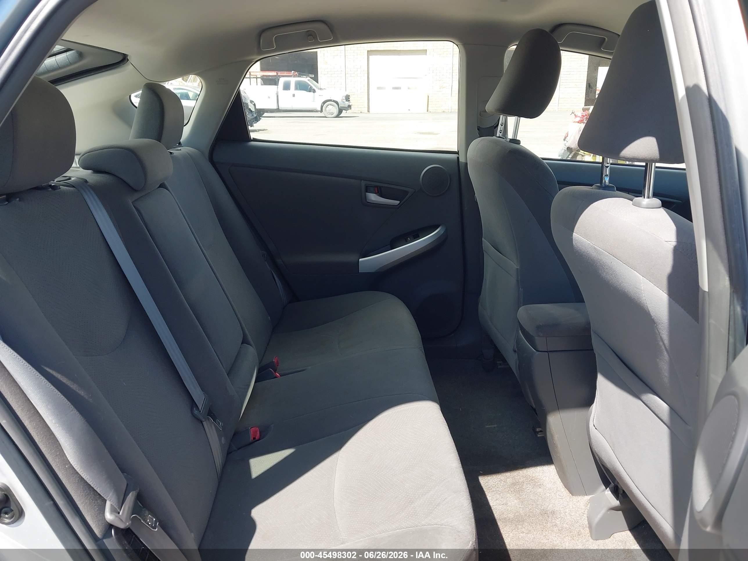 2011 Toyota Prius Three Серебряный vin: JTDKN3DU5B0276749