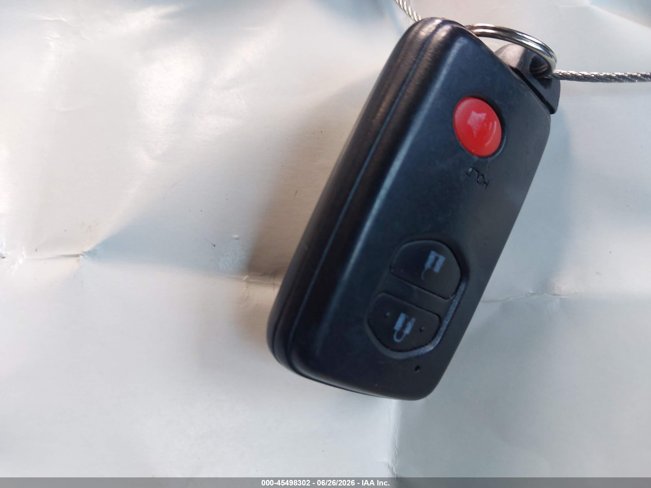 2011 Toyota Prius Three Серебряный vin: JTDKN3DU5B0276749