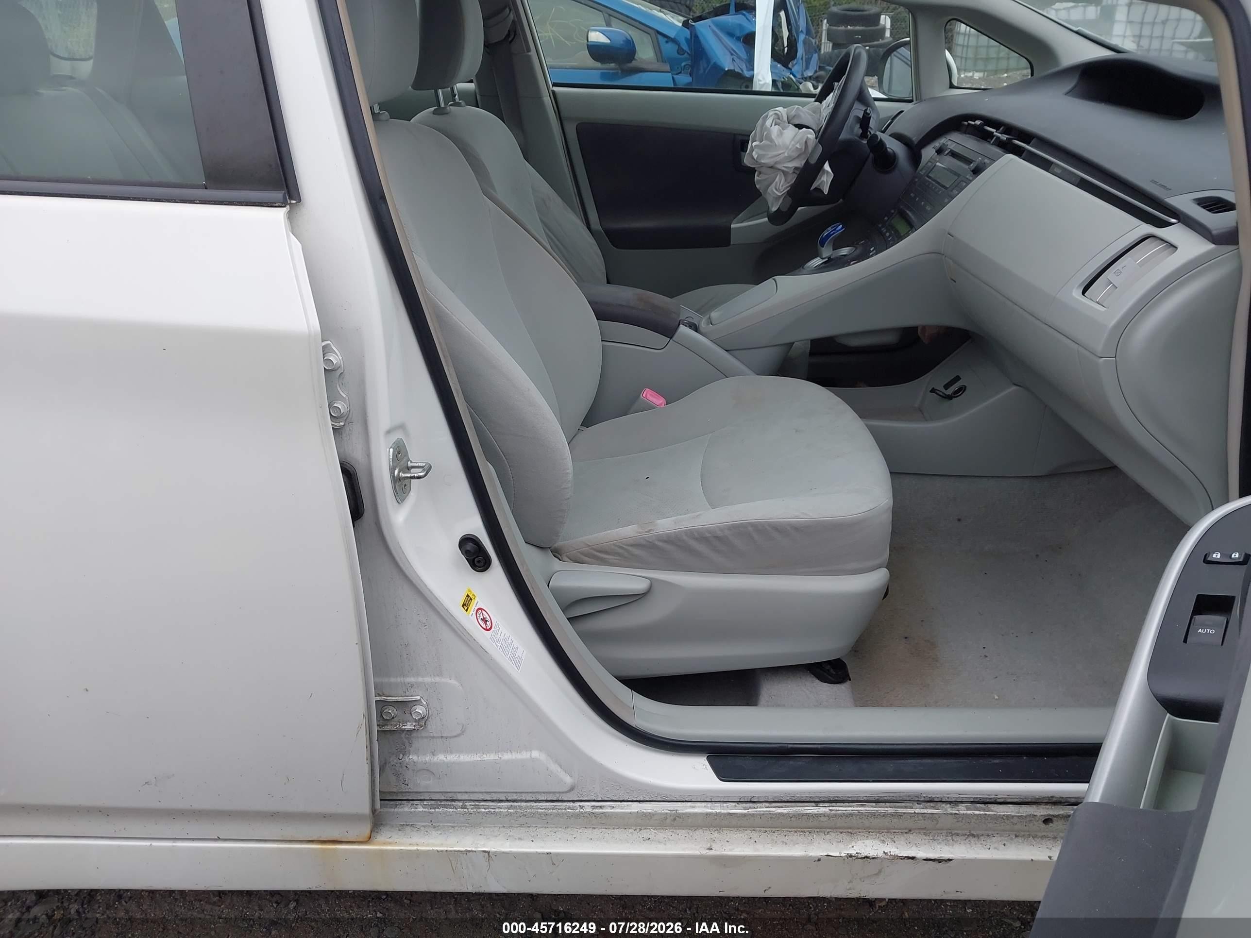 2011 Toyota Prius Two White vin: JTDKN3DU5B0279277