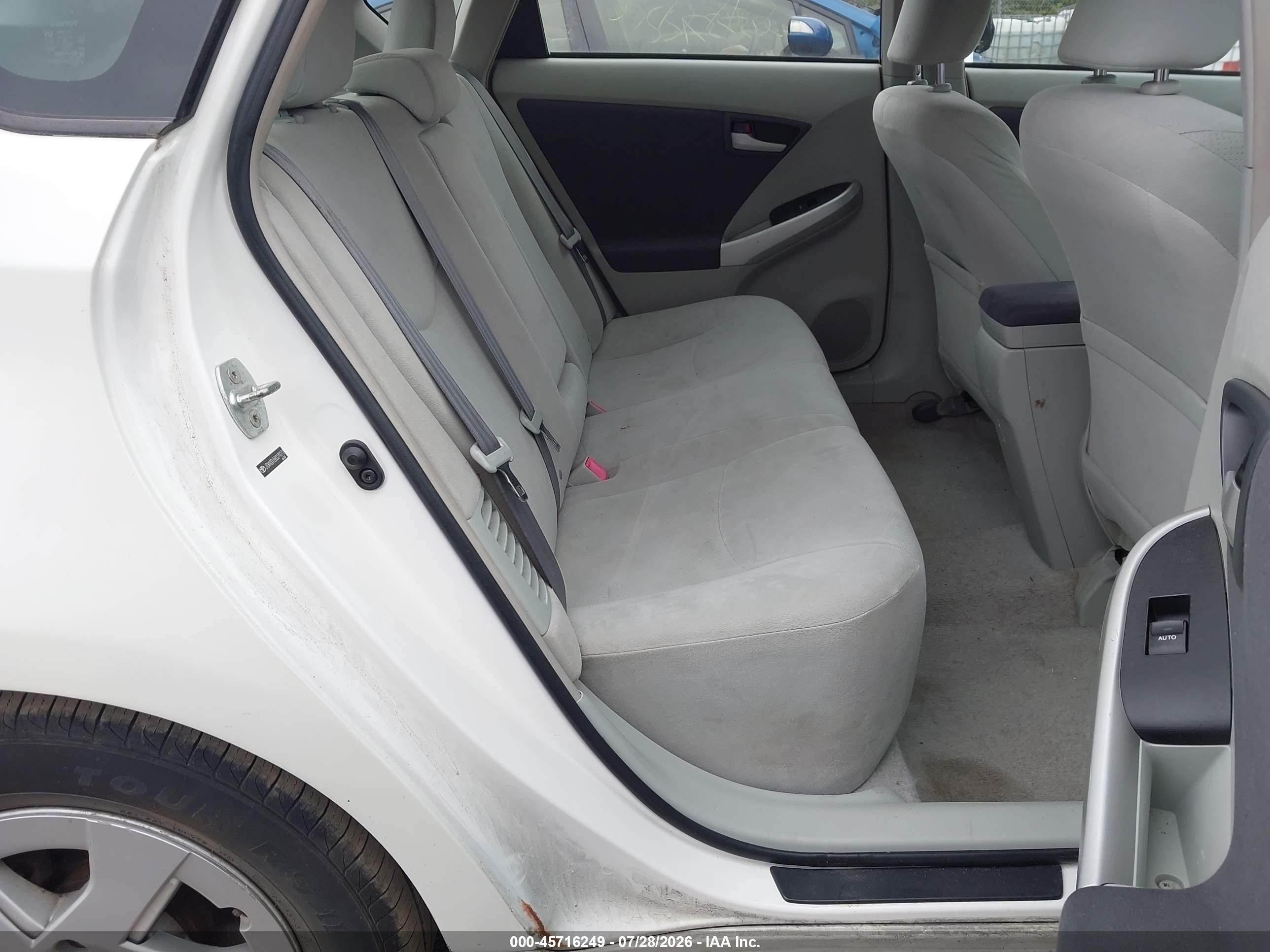 2011 Toyota Prius Two White vin: JTDKN3DU5B0279277
