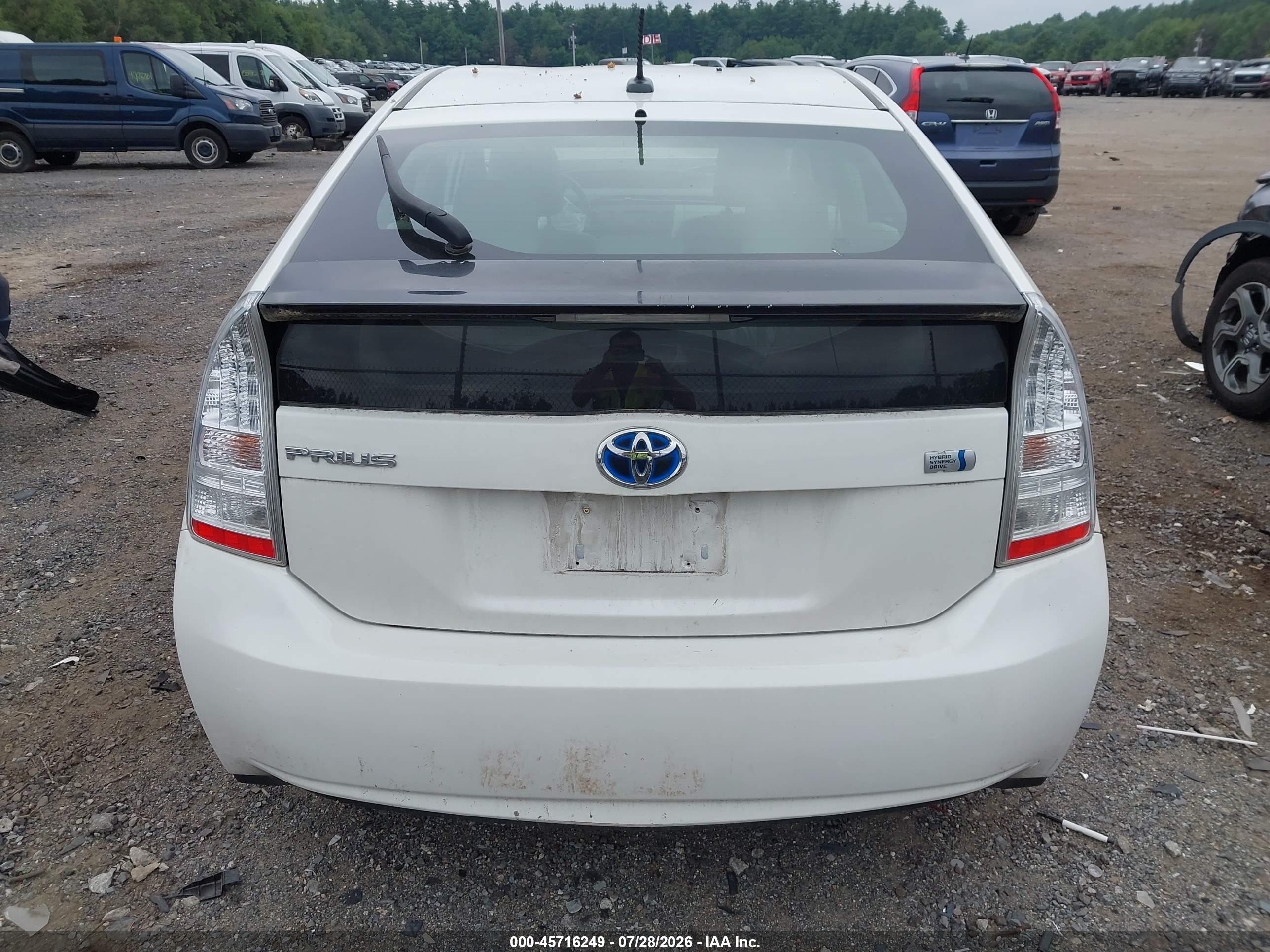 2011 Toyota Prius Two White vin: JTDKN3DU5B0279277