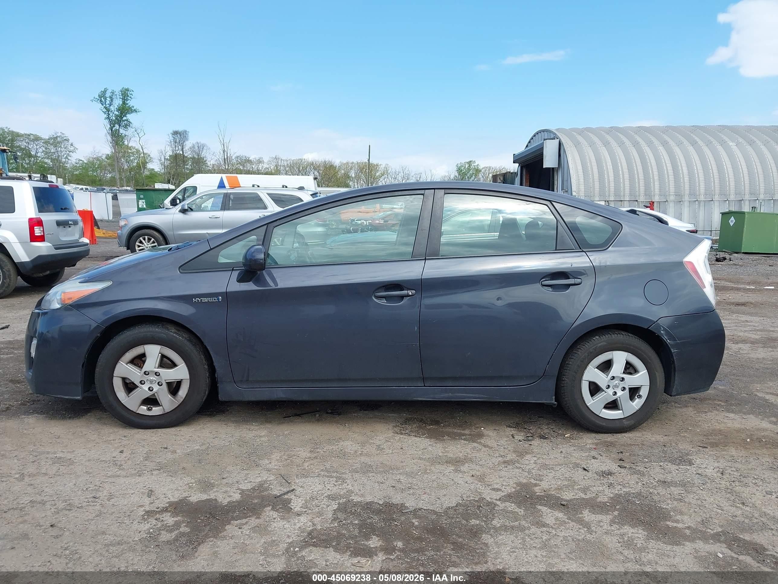 2011 Toyota Prius Three Gray vin: JTDKN3DU5B0294698