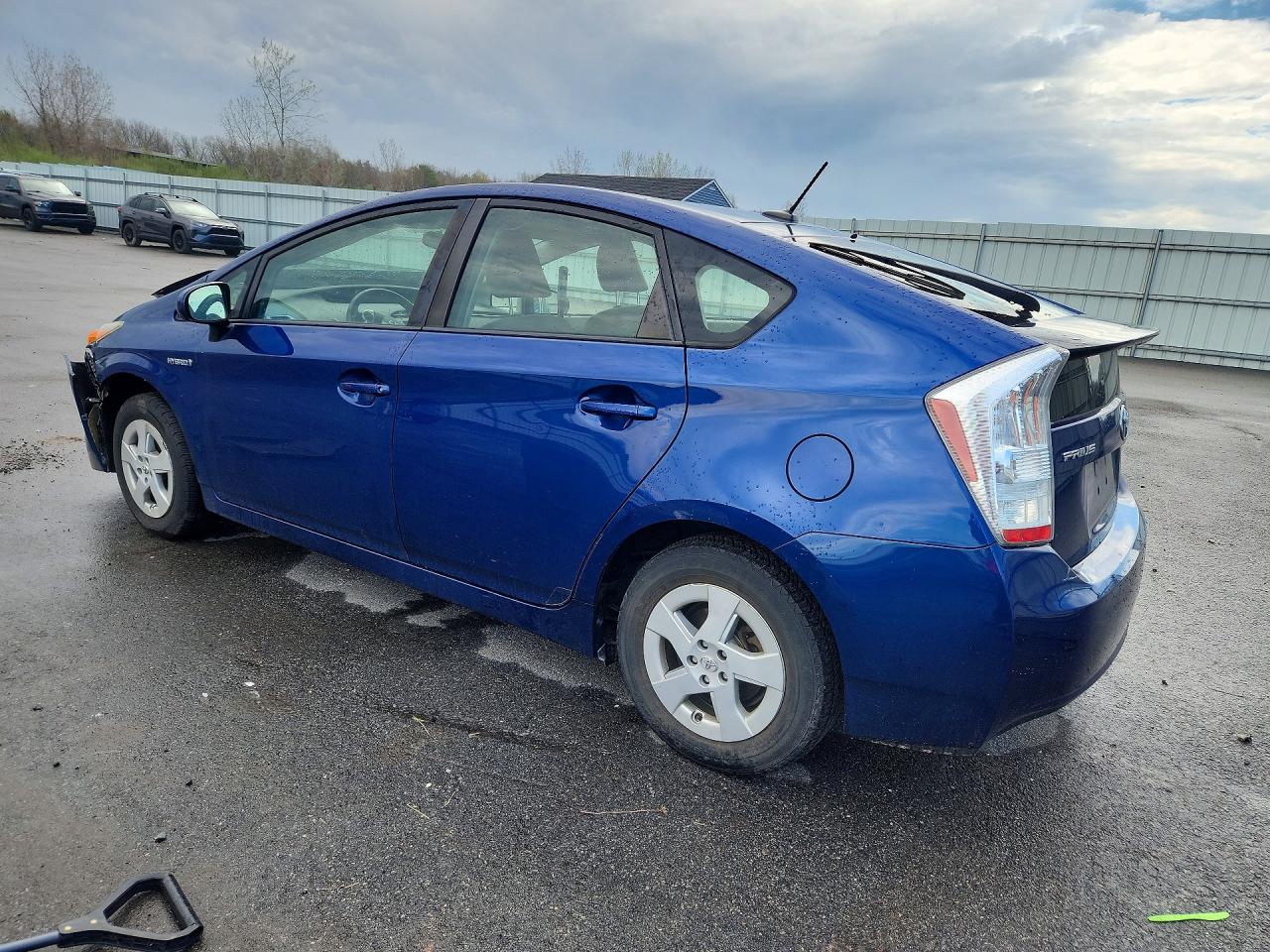 2011 Toyota Prius Two Синий vin: JTDKN3DU5B0303383