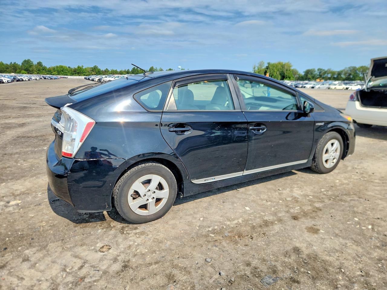 2011 Toyota Prius Three Черный vin: JTDKN3DU5B0320748
