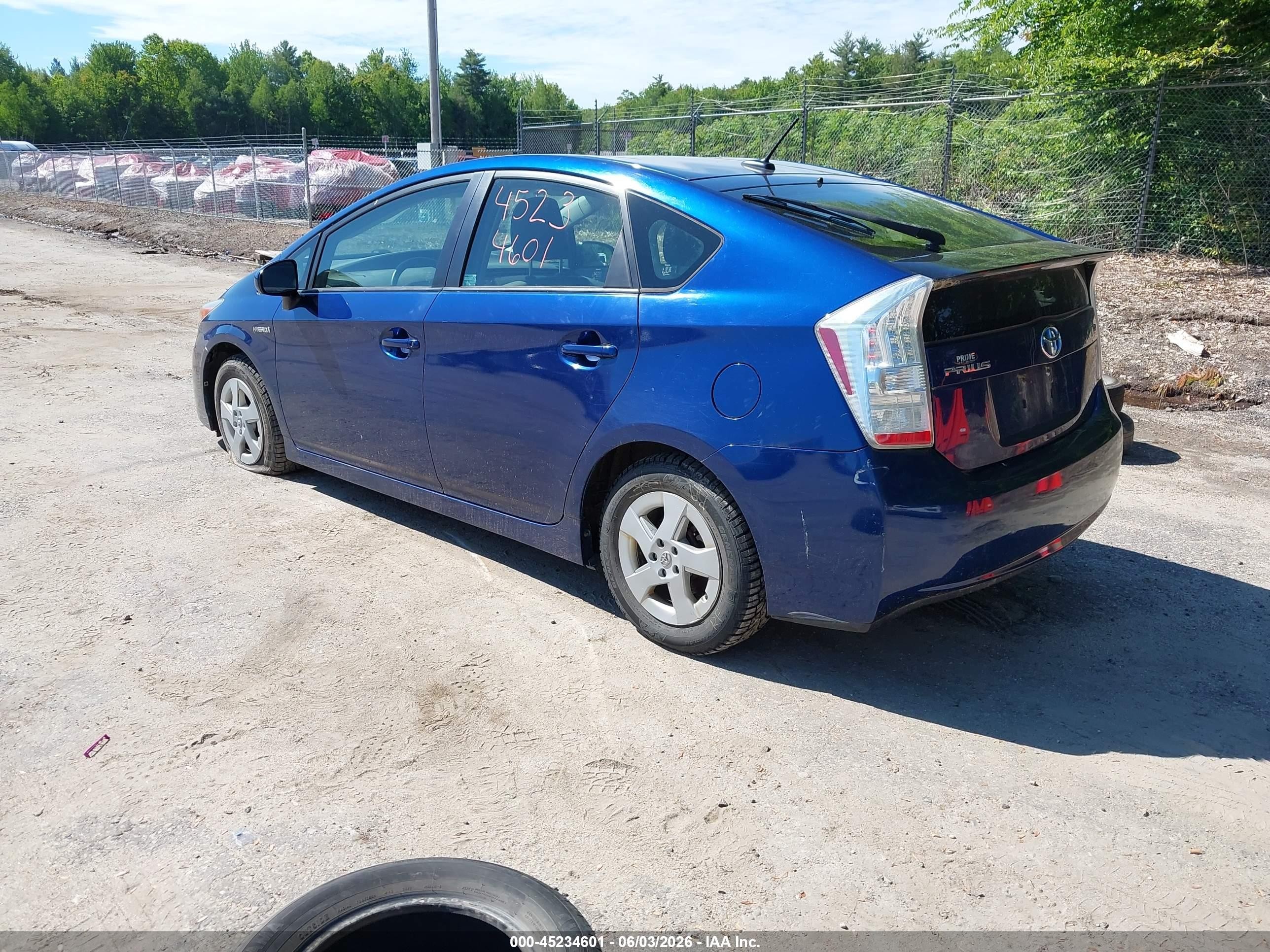 2011 Toyota Prius Three Blue vin: JTDKN3DU5B0325092