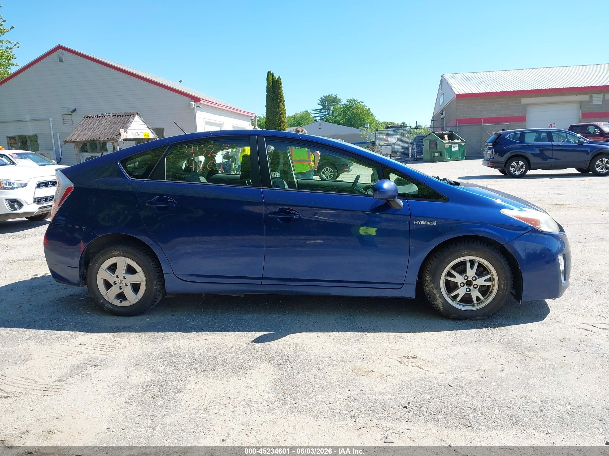 2011 Toyota Prius Three Blue vin: JTDKN3DU5B0325092