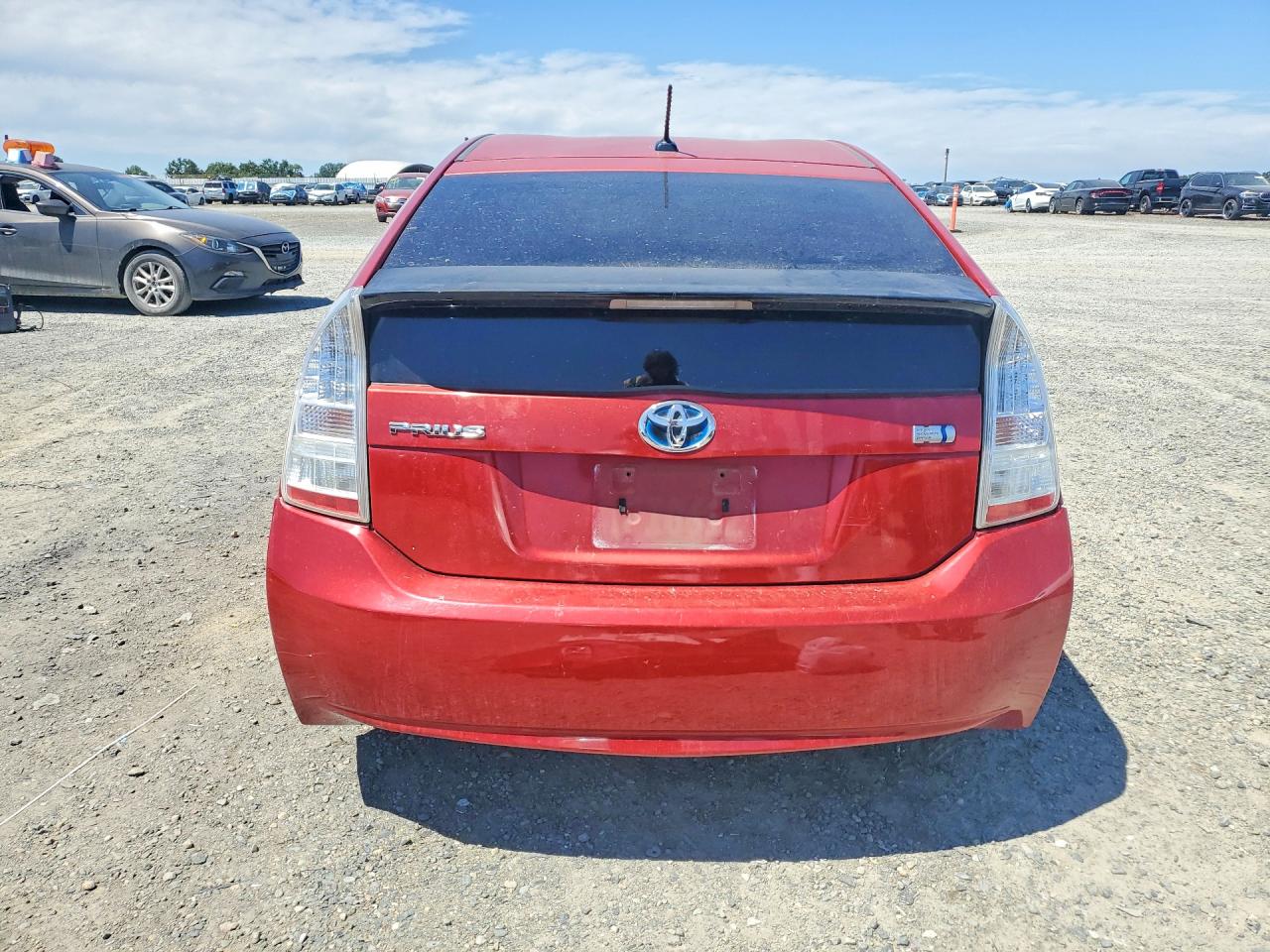 2011 Toyota Prius One Burgundy vin: JTDKN3DU5B1342825