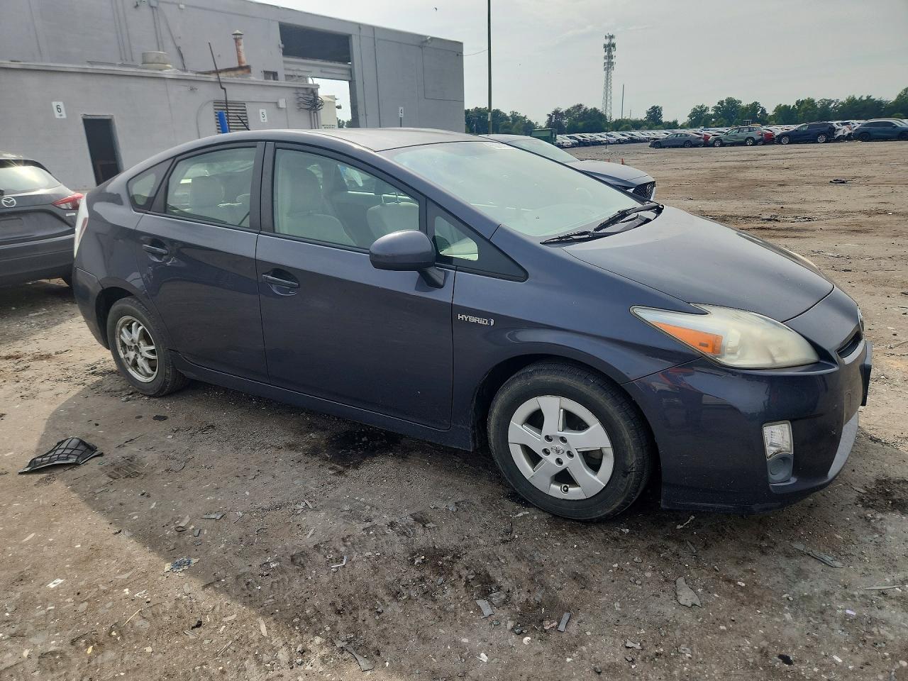 2011 Toyota Prius Three Gray vin: JTDKN3DU5B1406295