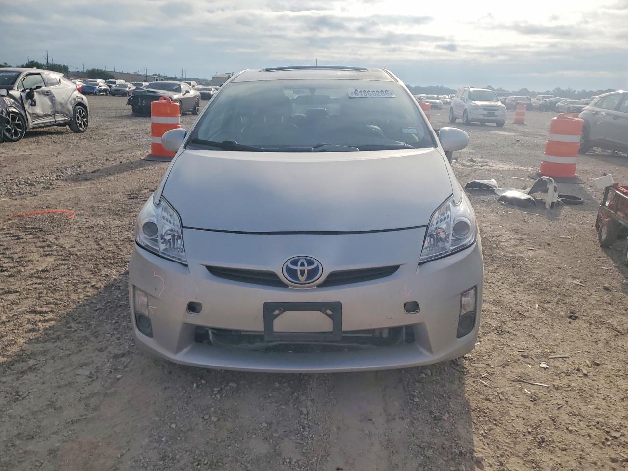 2011 Toyota Prius Two Silver vin: JTDKN3DU5B1410573