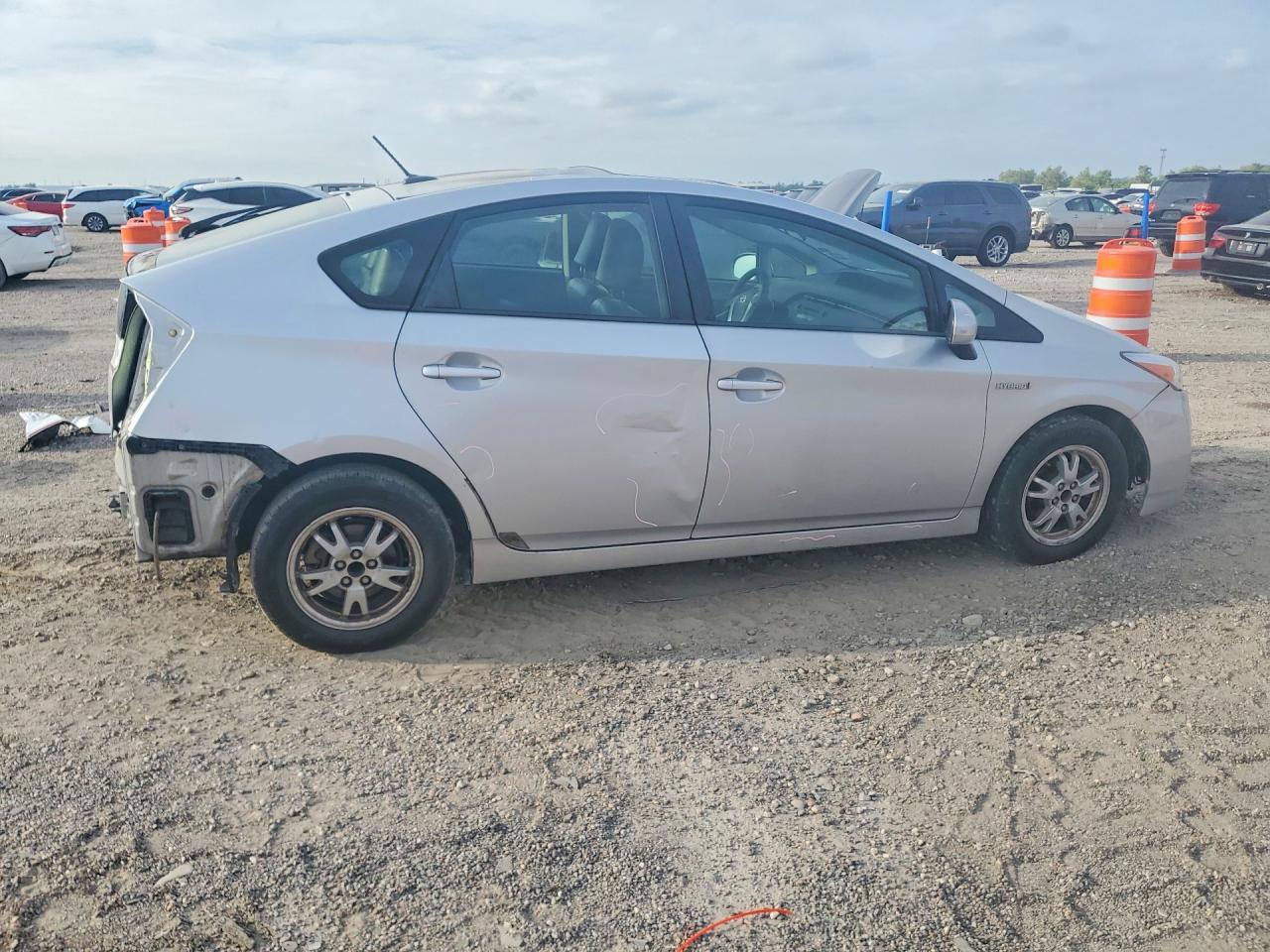 2011 Toyota Prius Two Silver vin: JTDKN3DU5B1410573