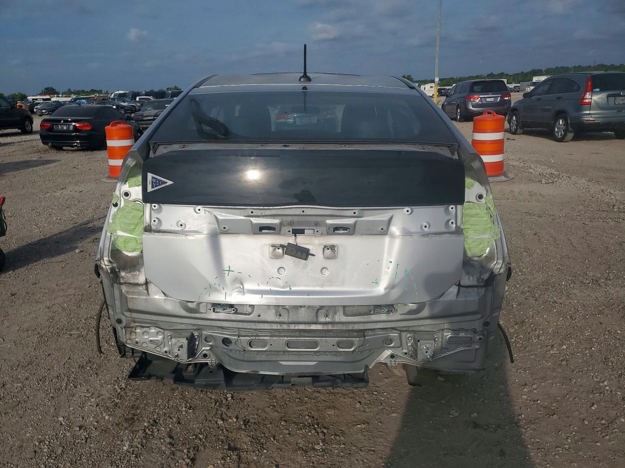 2011 Toyota Prius Two Silver vin: JTDKN3DU5B1410573