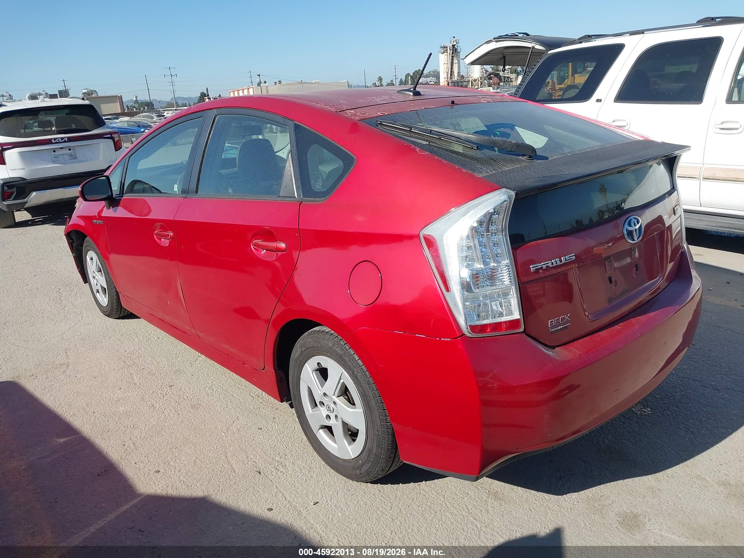 2011 Toyota Prius Two Красный vin: JTDKN3DU5B1433075