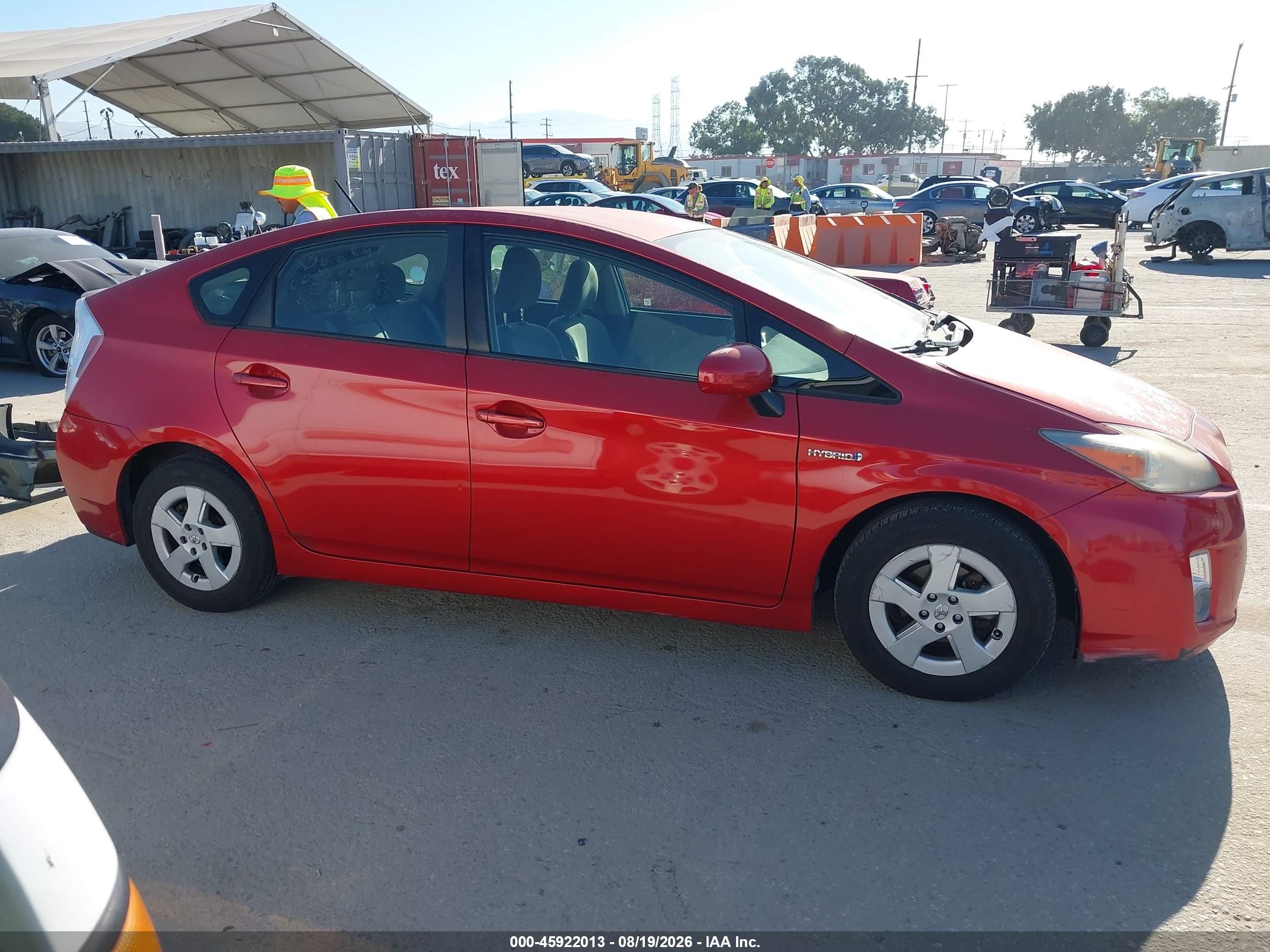 2011 Toyota Prius Two Красный vin: JTDKN3DU5B1433075
