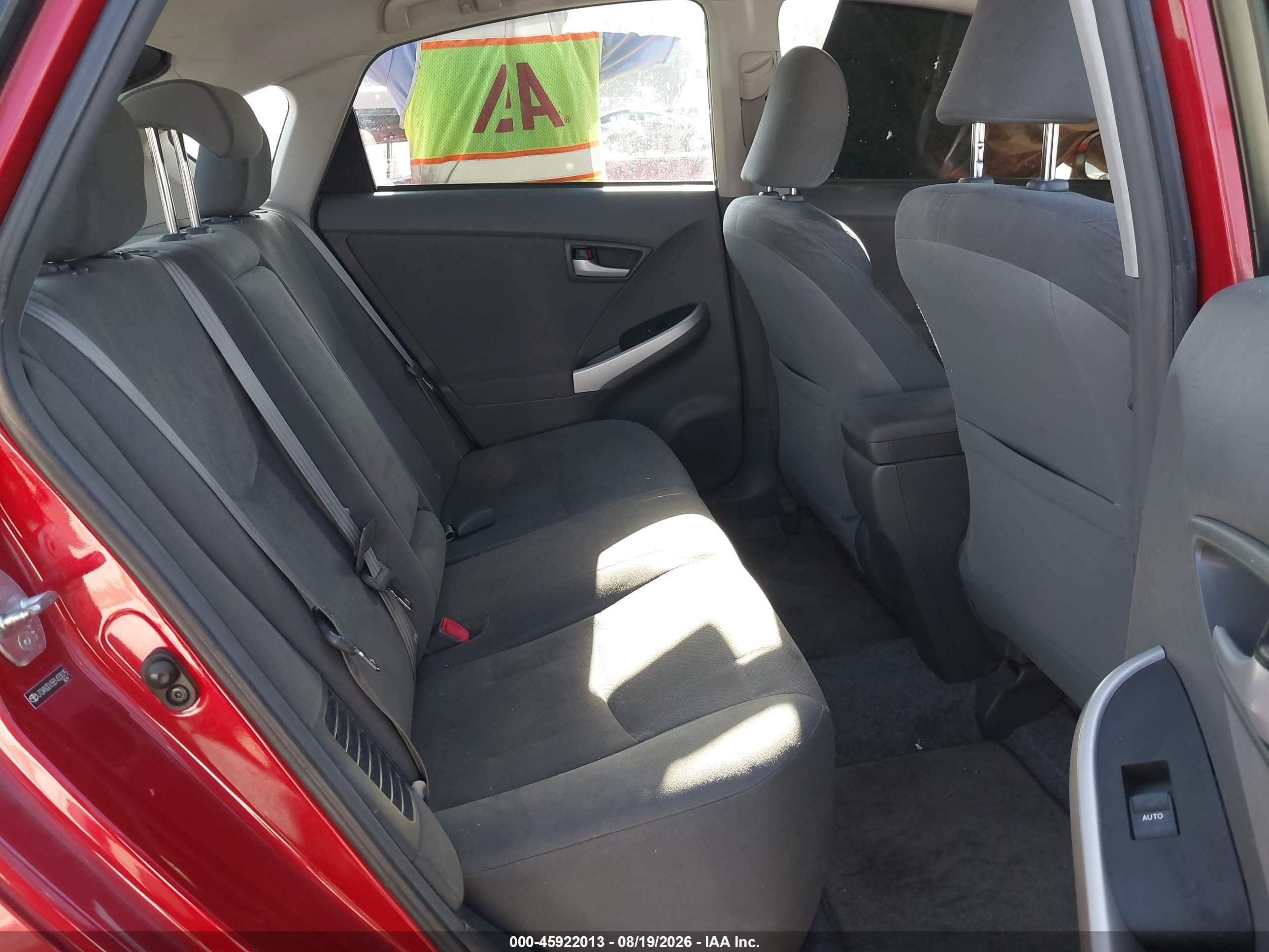 2011 Toyota Prius Two Красный vin: JTDKN3DU5B1433075