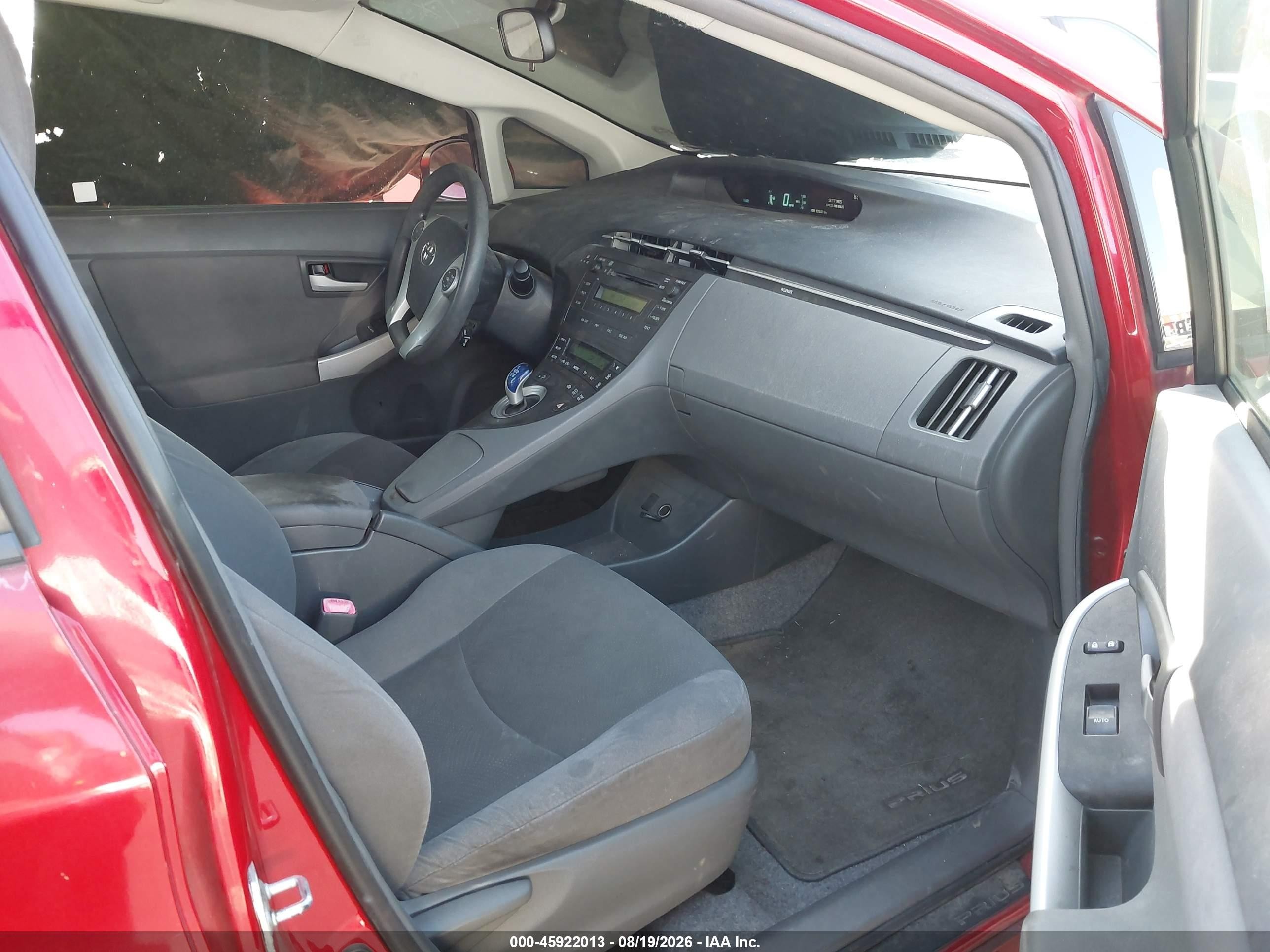 2011 Toyota Prius Two Красный vin: JTDKN3DU5B1433075