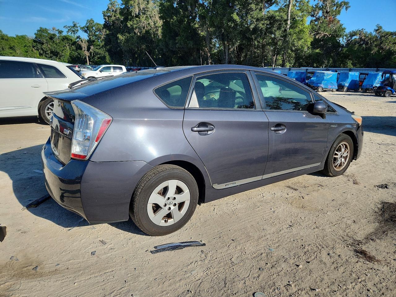 2011 Toyota Prius Three Gray vin: JTDKN3DU5B1440317