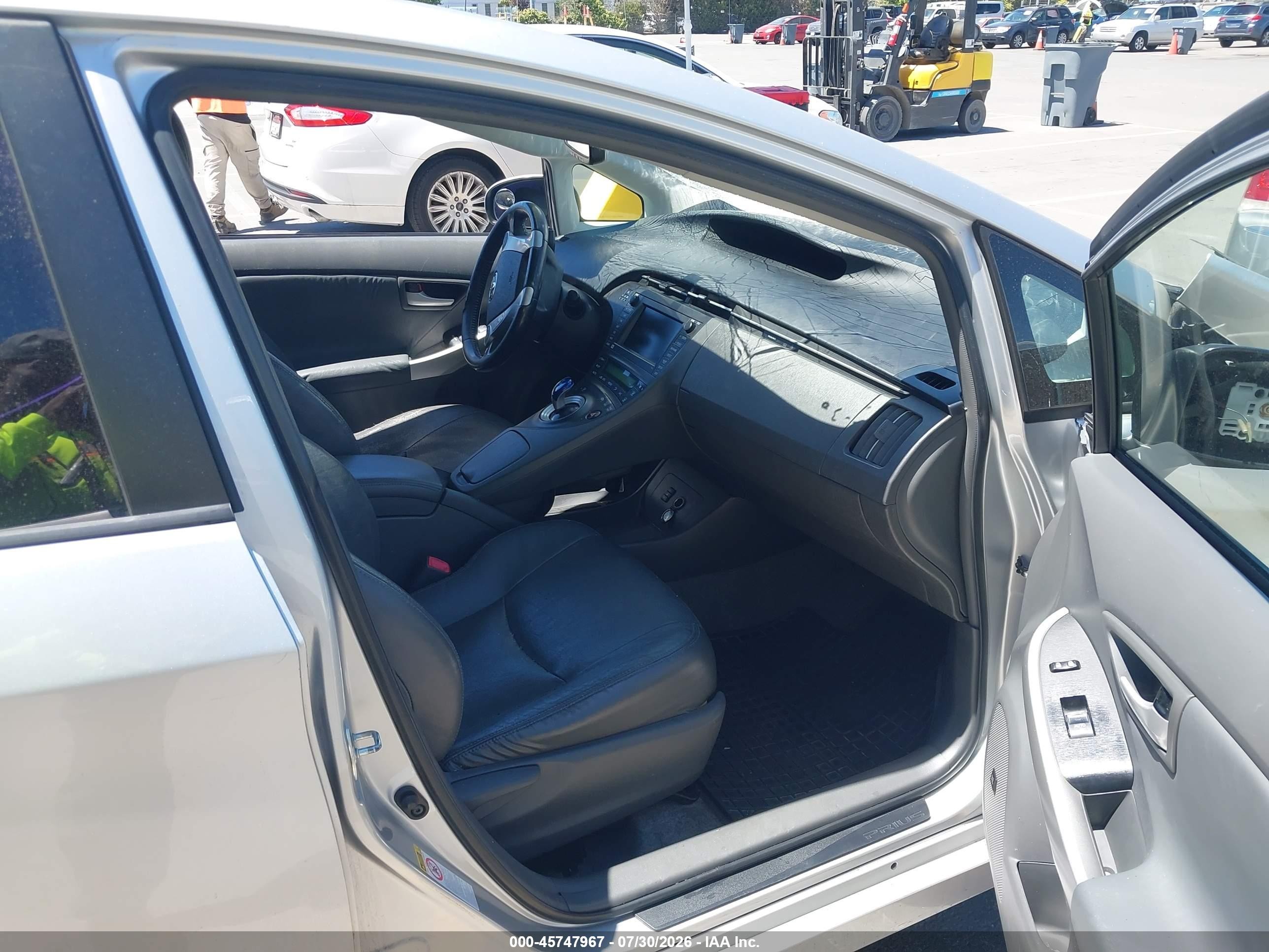 2011 Toyota Prius Four Silver vin: JTDKN3DU5B5266662